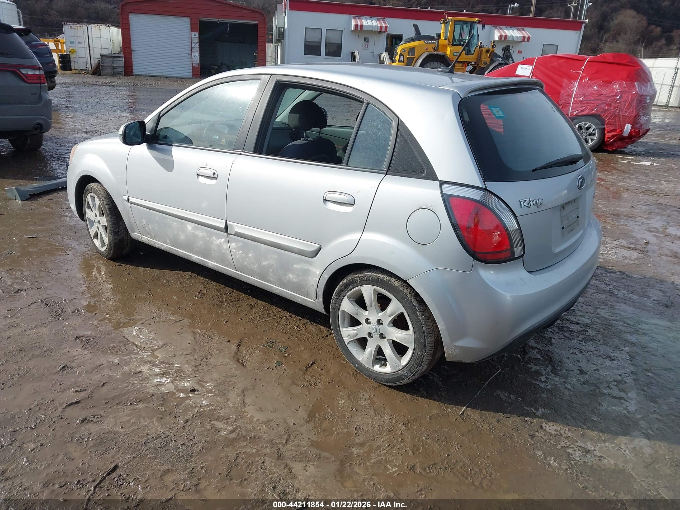 KIA RIO5 image 3