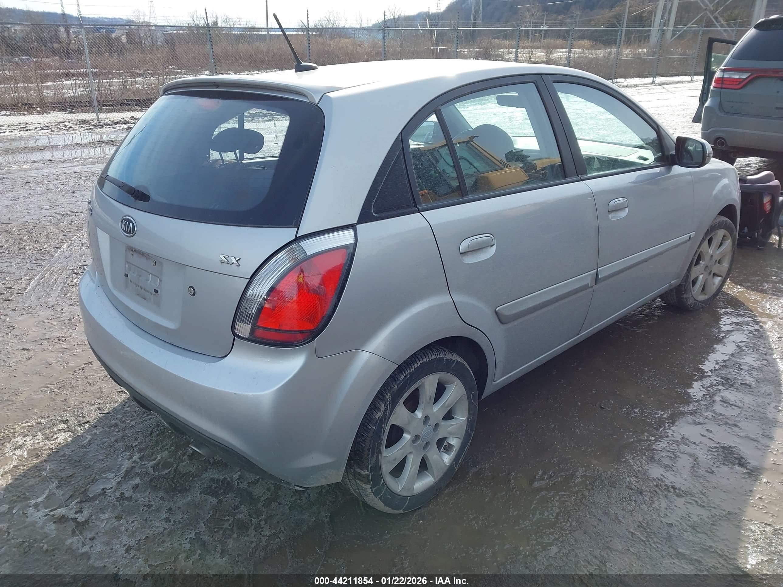KIA RIO5 image 4