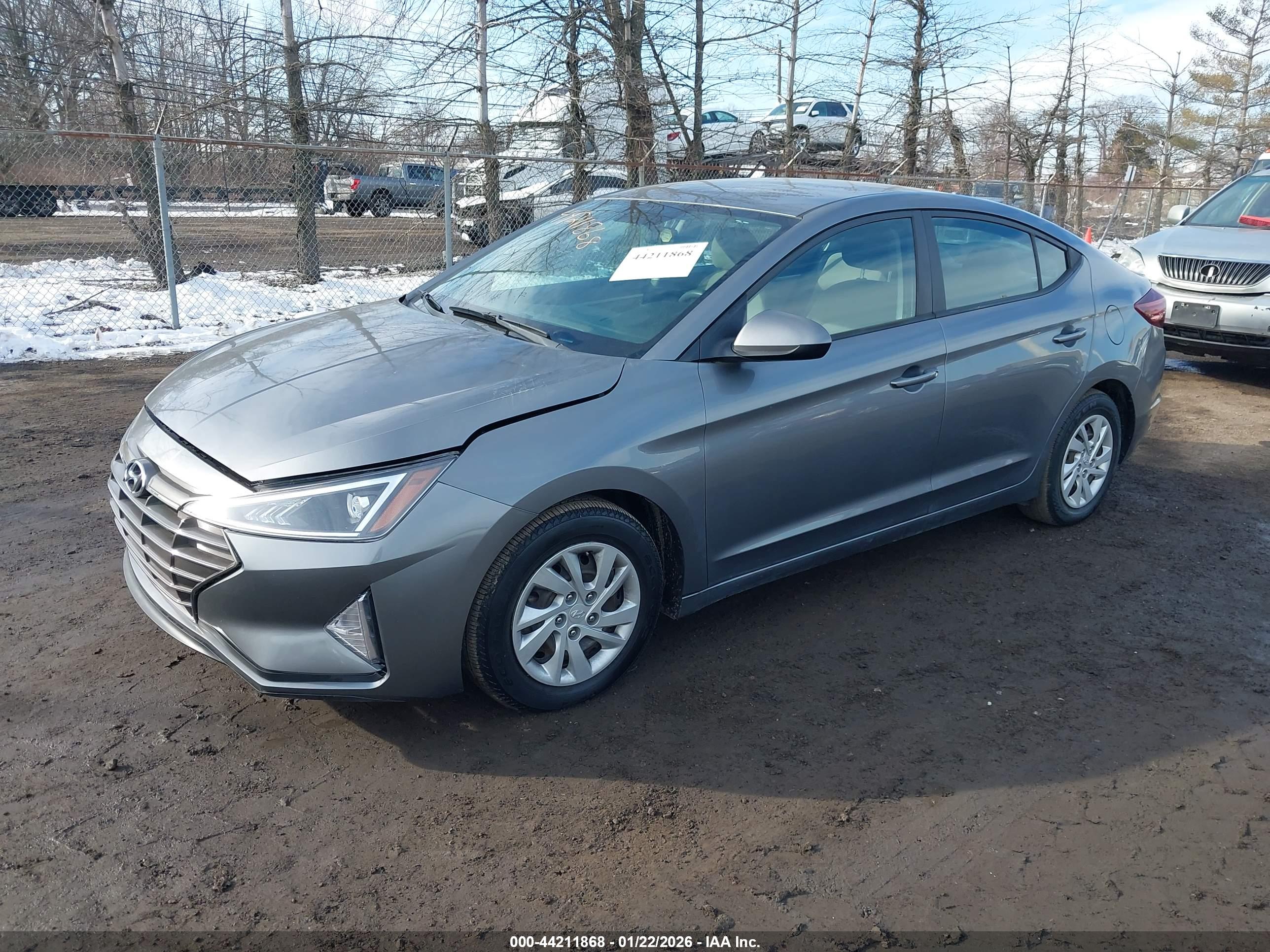 HYUNDAI ELANTRA image 2