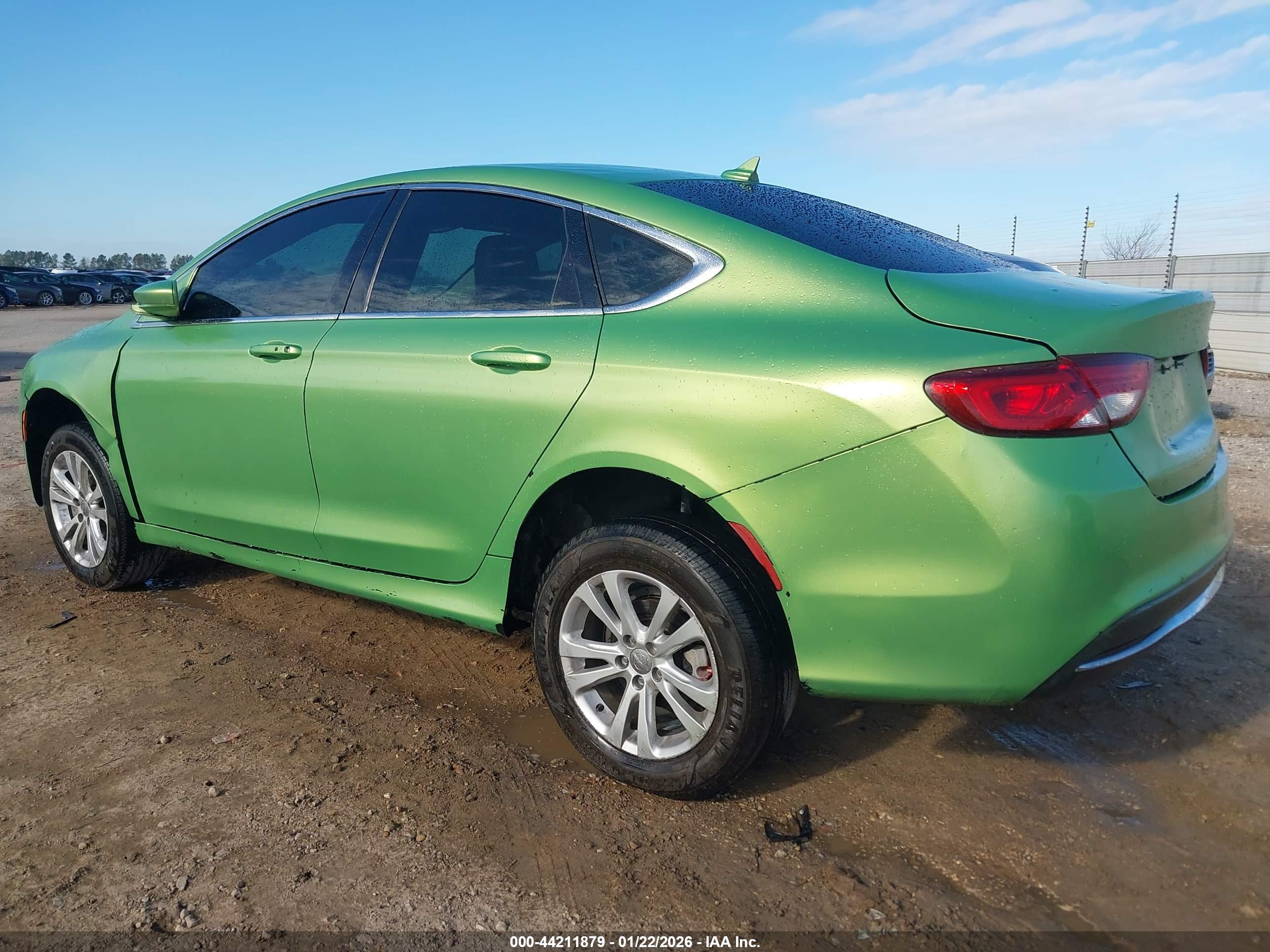 CHRYSLER 200 image 3