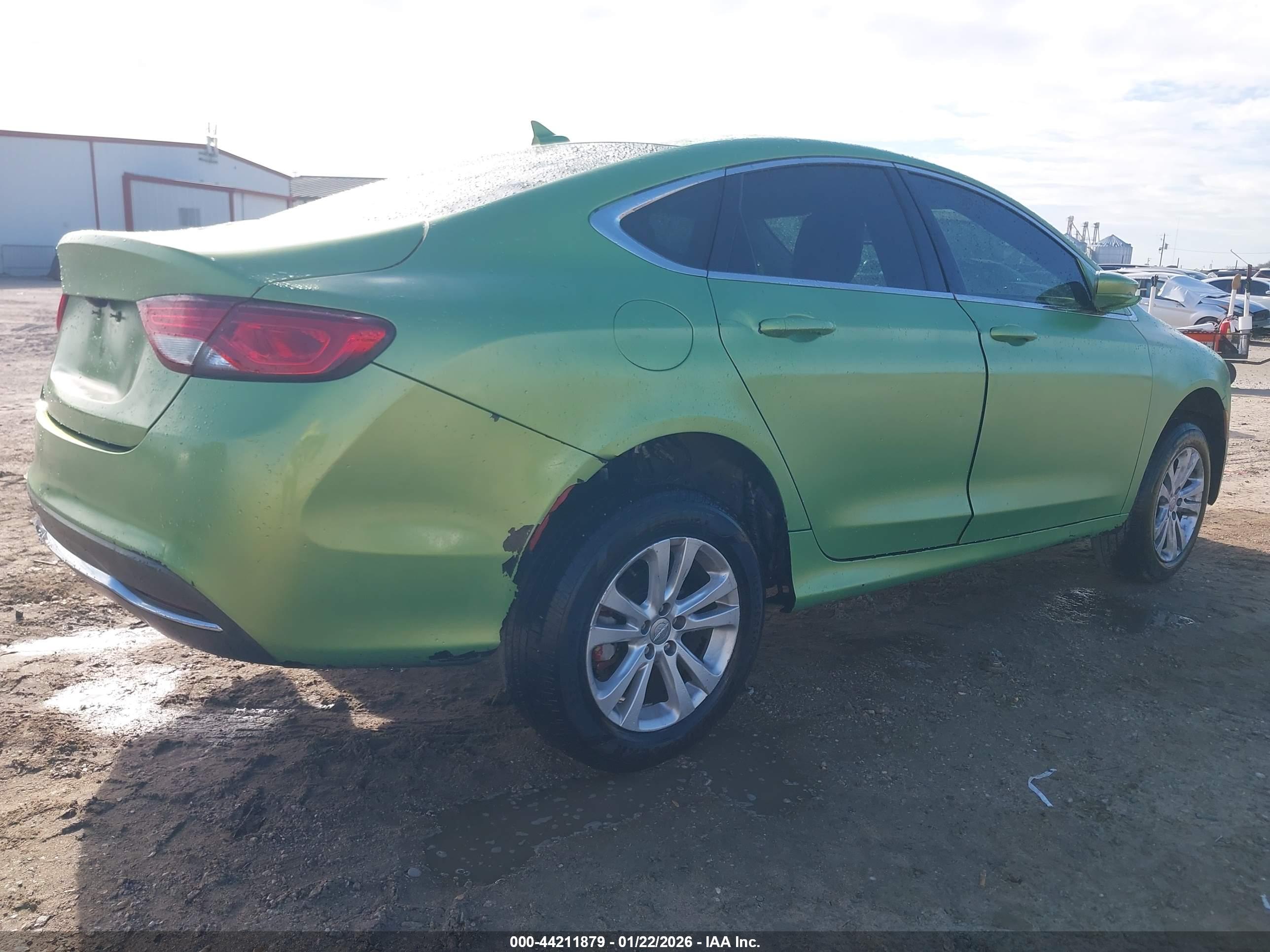 CHRYSLER 200 image 4