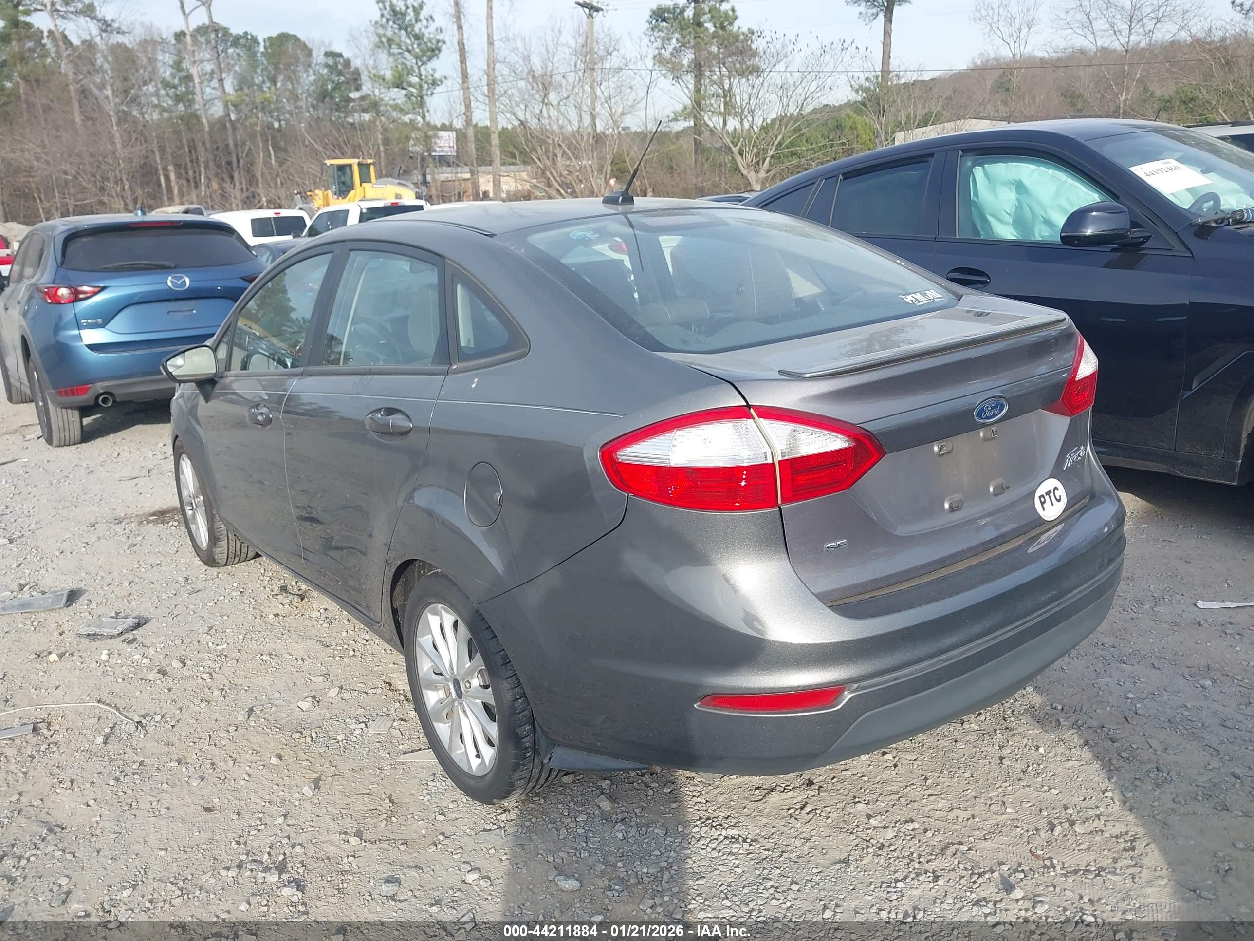 FORD FIESTA image 3