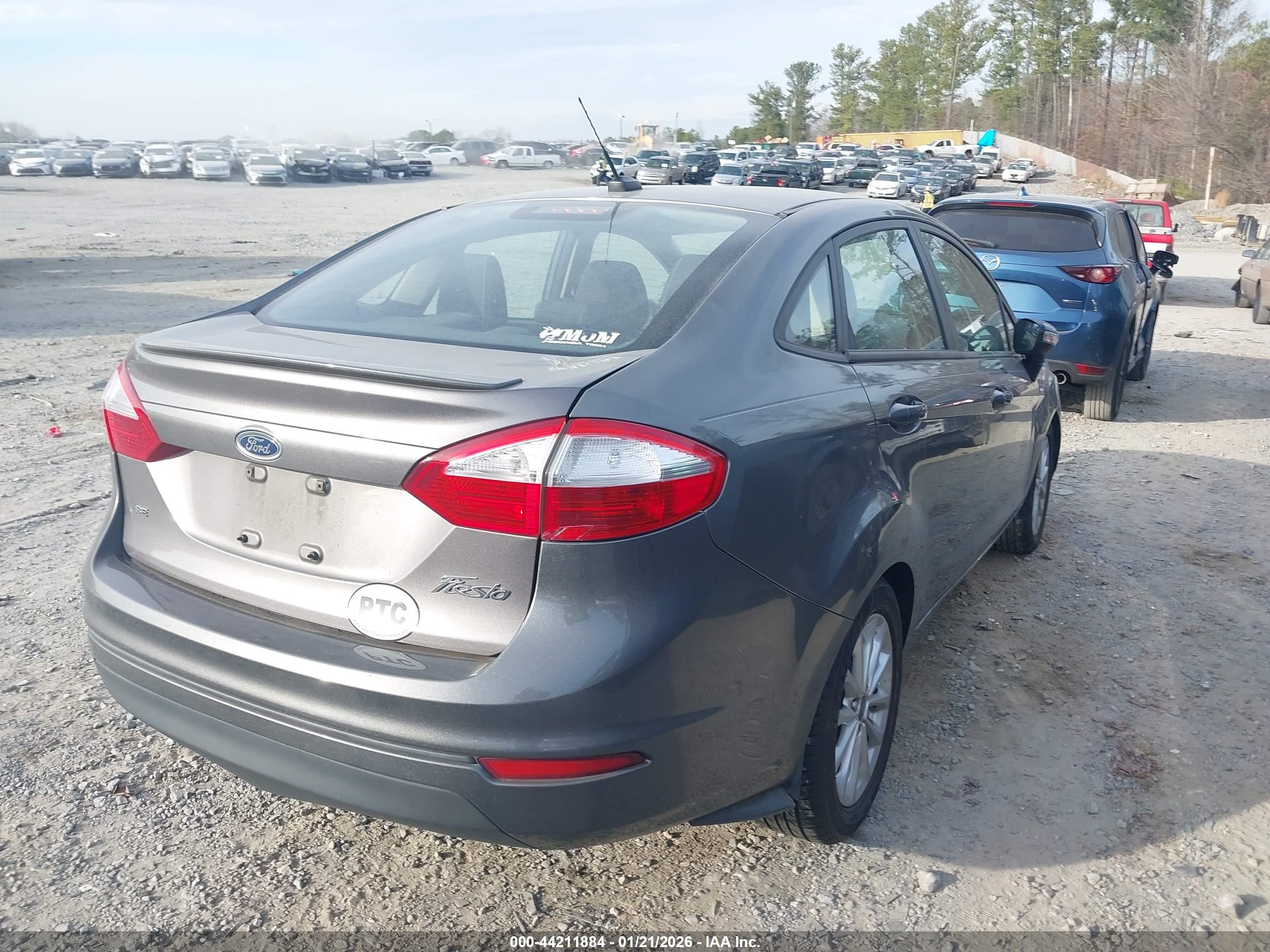 FORD FIESTA image 4