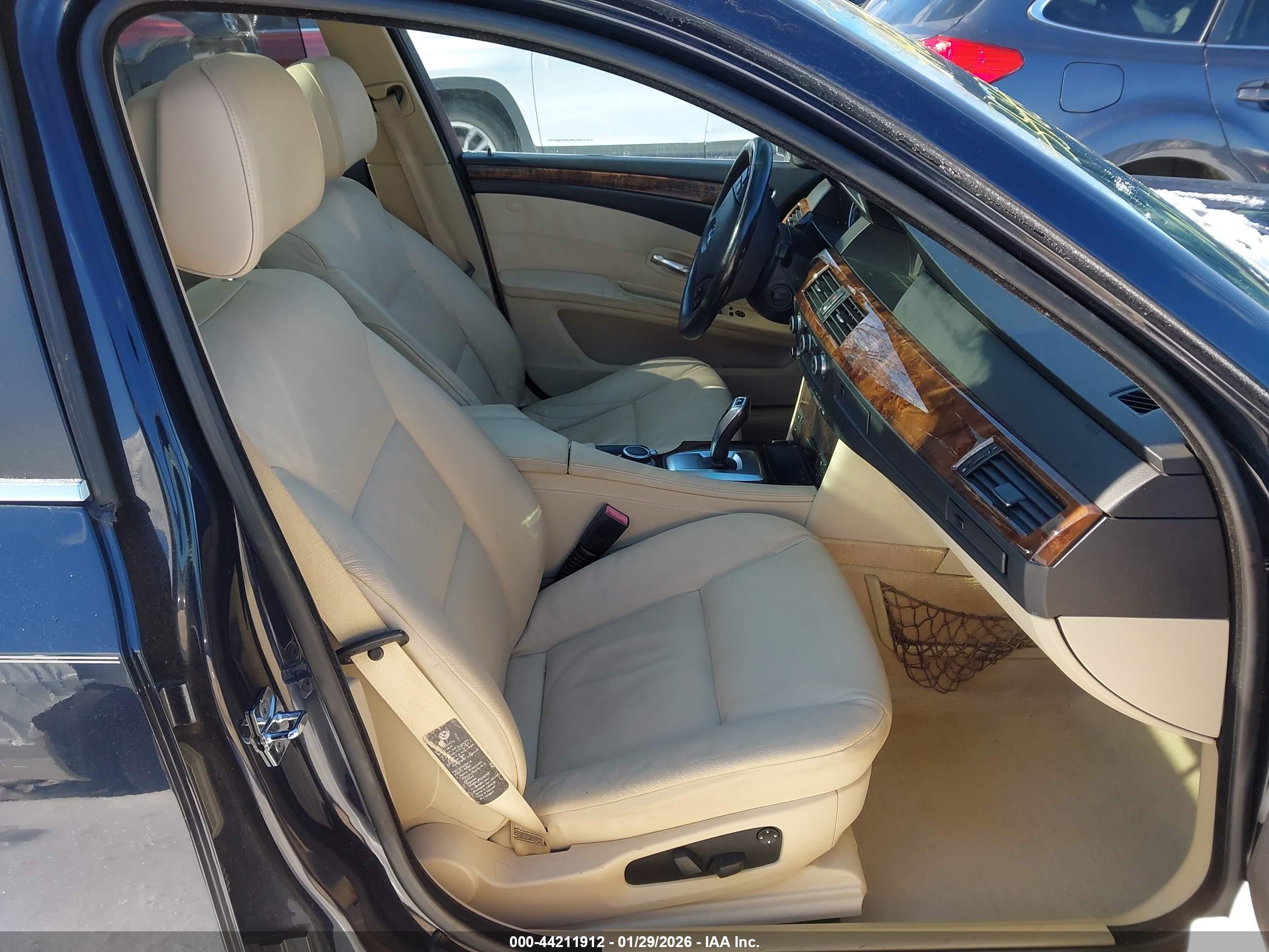 BMW 535XI image 5