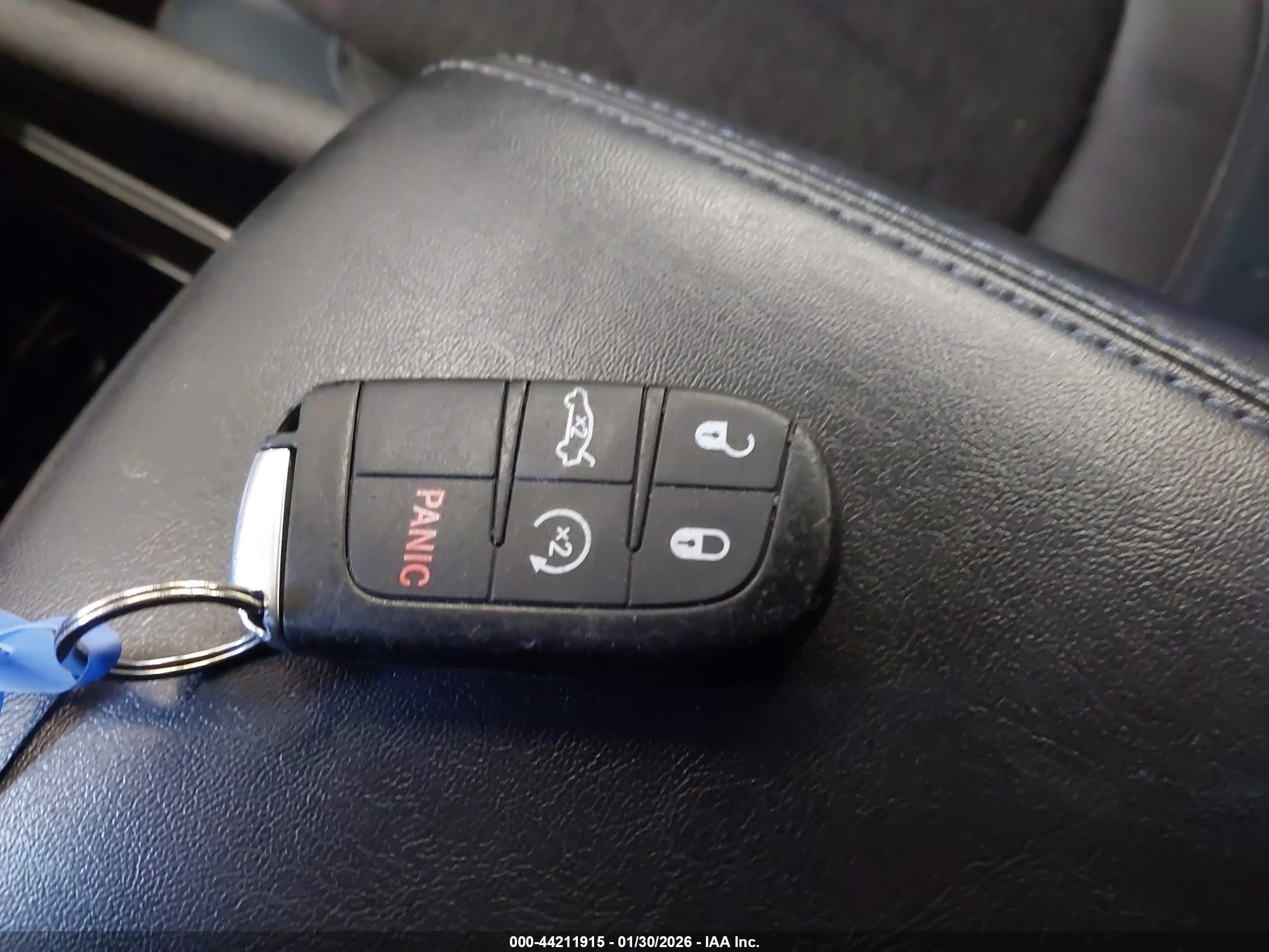 CHRYSLER 200 image 11
