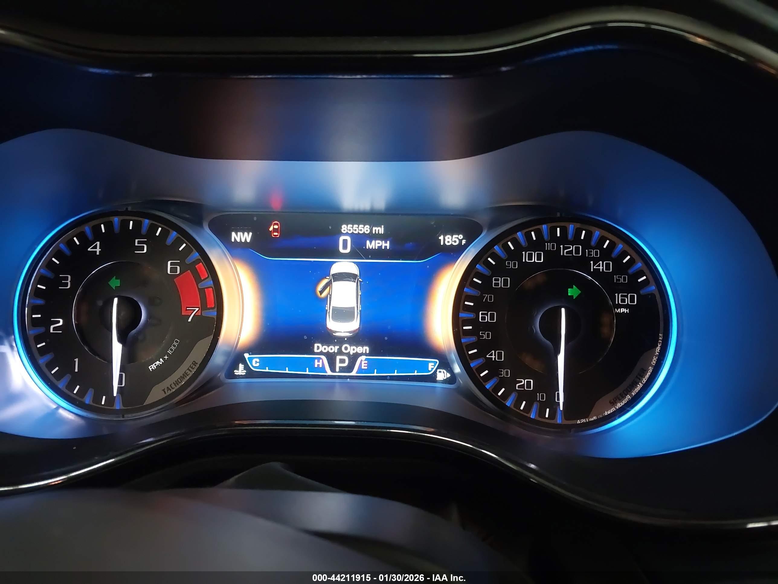 CHRYSLER 200 image 7