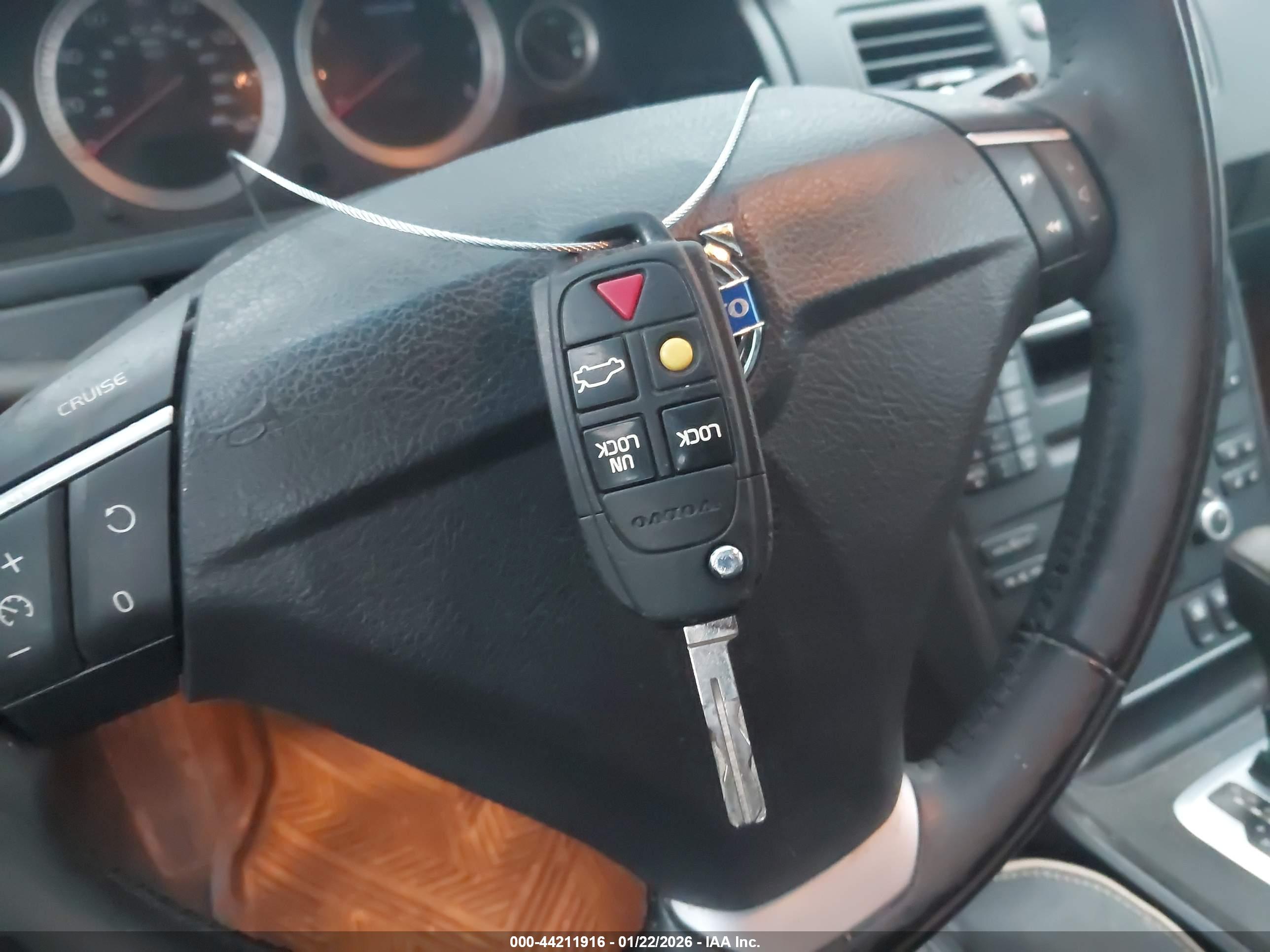 VOLVO XC90 image 11