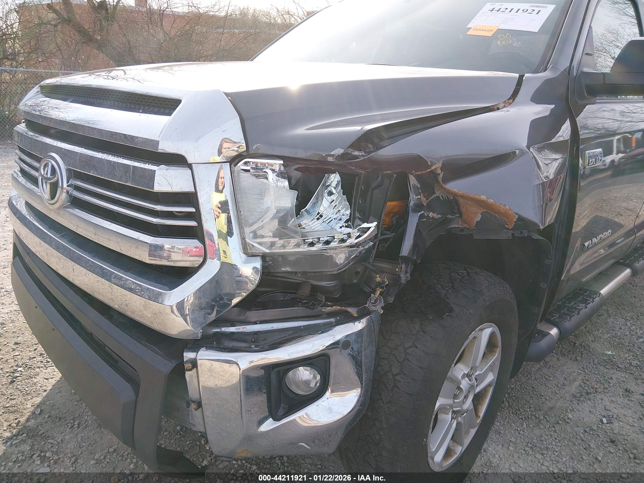 TOYOTA TUNDRA image 6