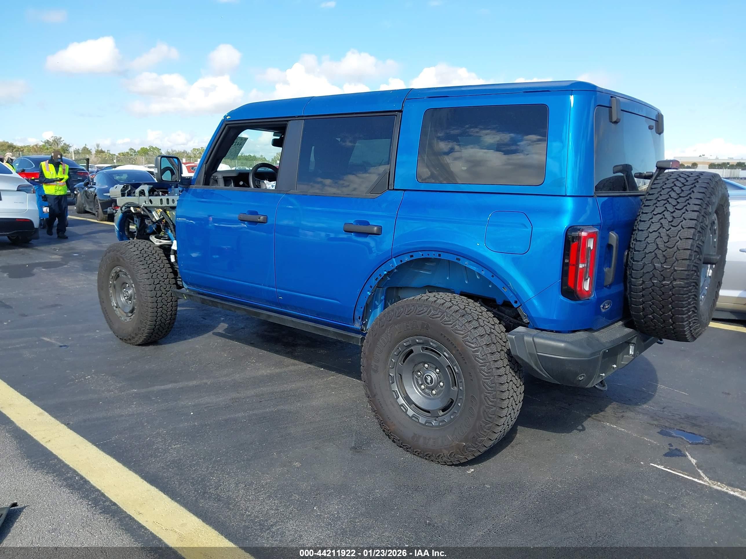 FORD BRONCO image 3