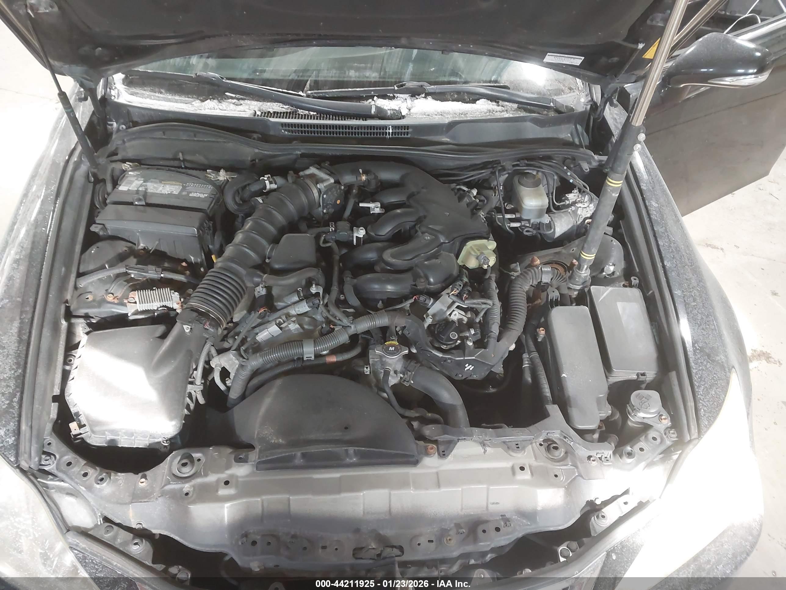 LEXUS IS image 10