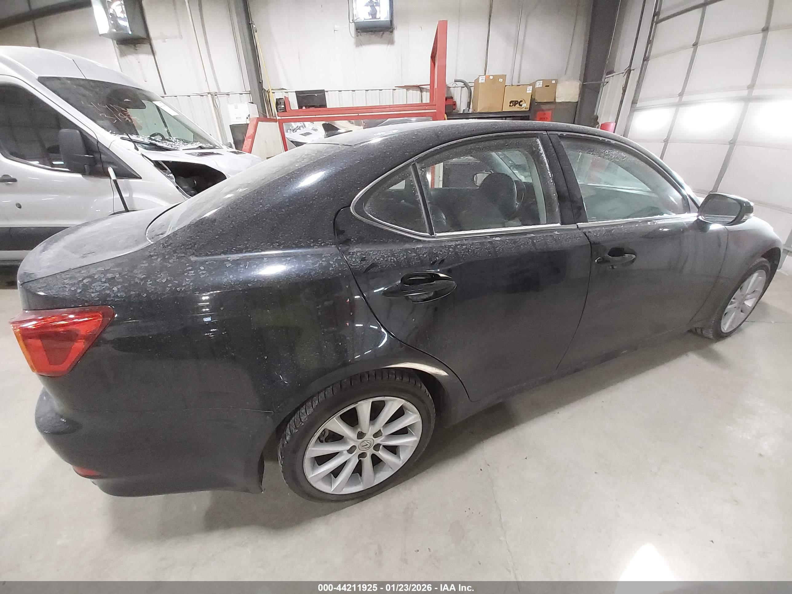 LEXUS IS image 4