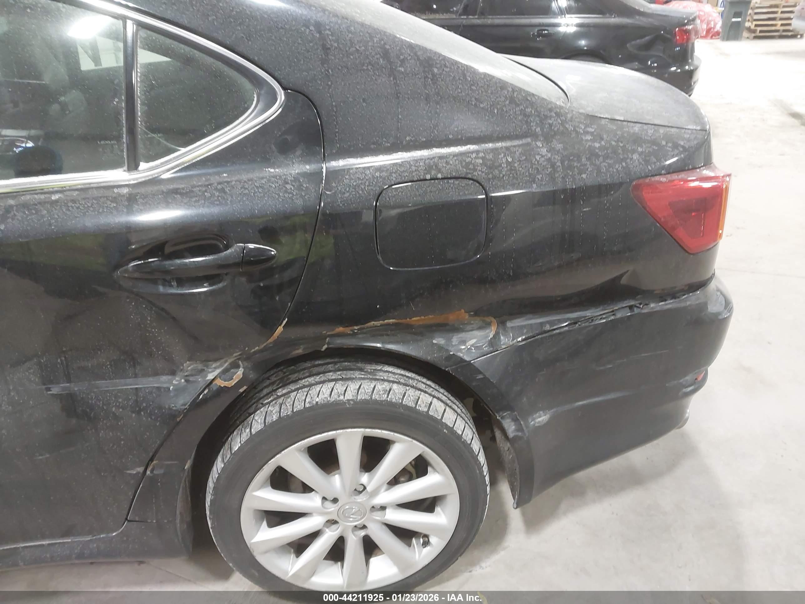 LEXUS IS image 6