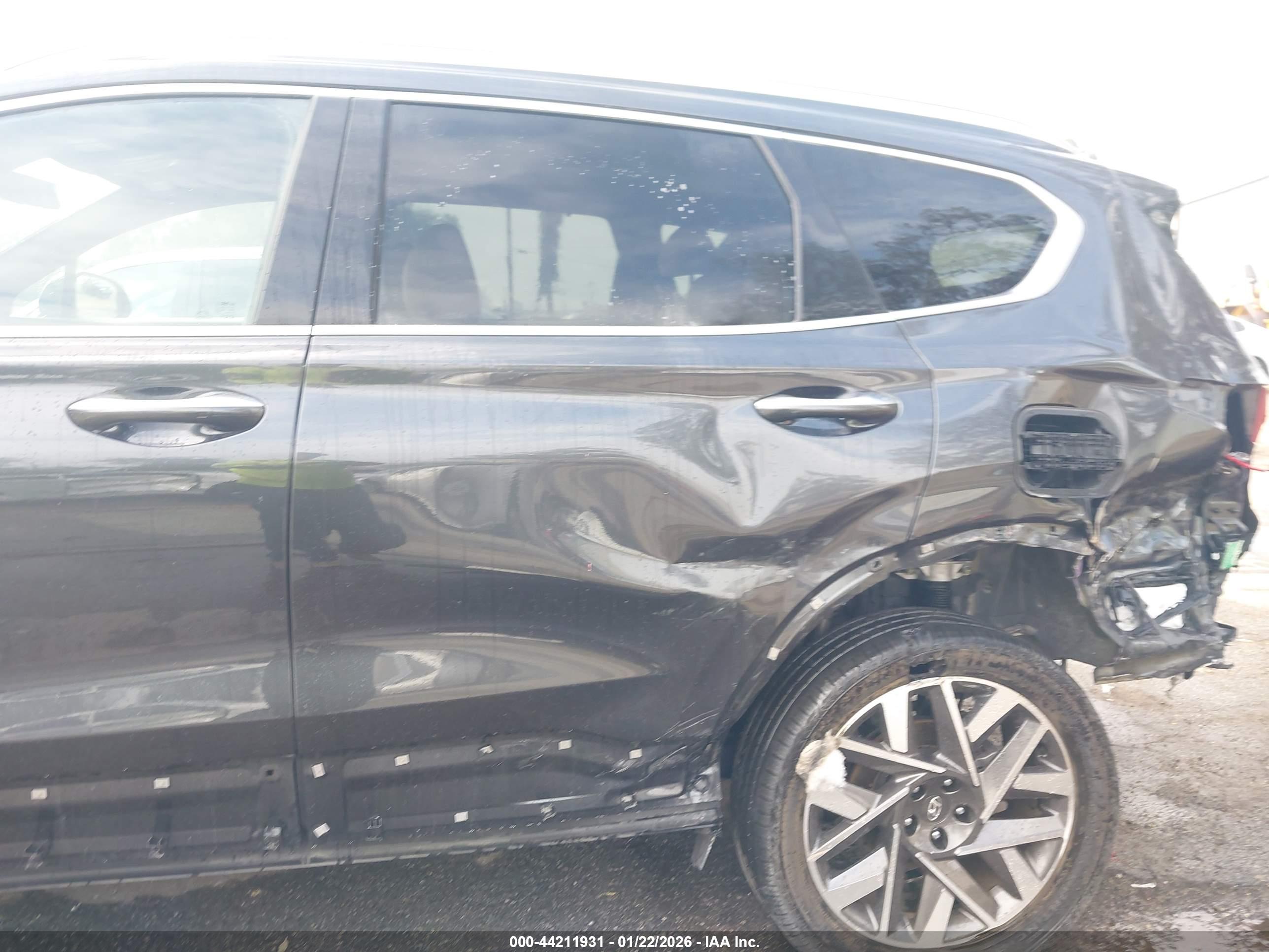 HYUNDAI SANTA image 6