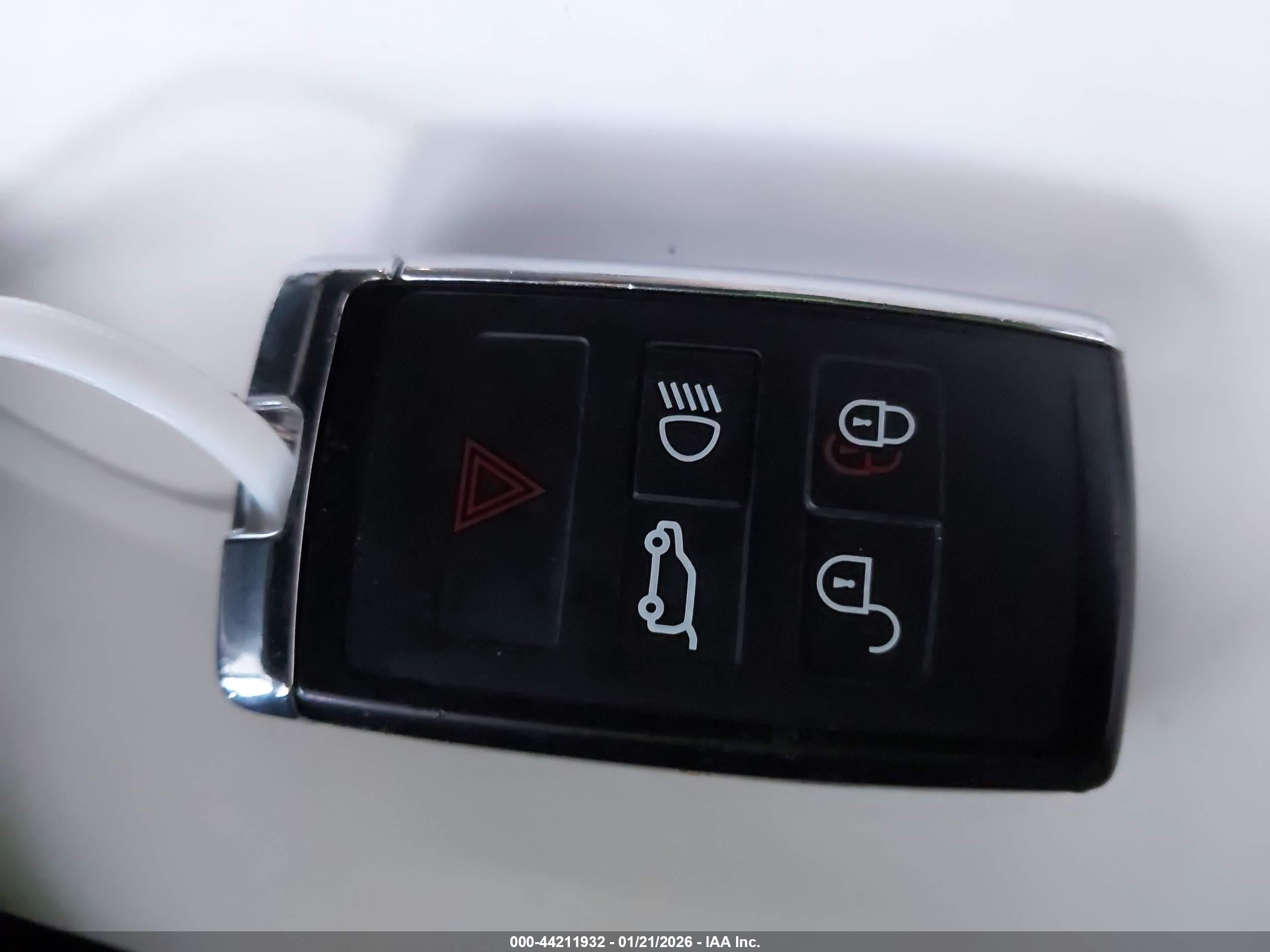 LAND ROVER image 11