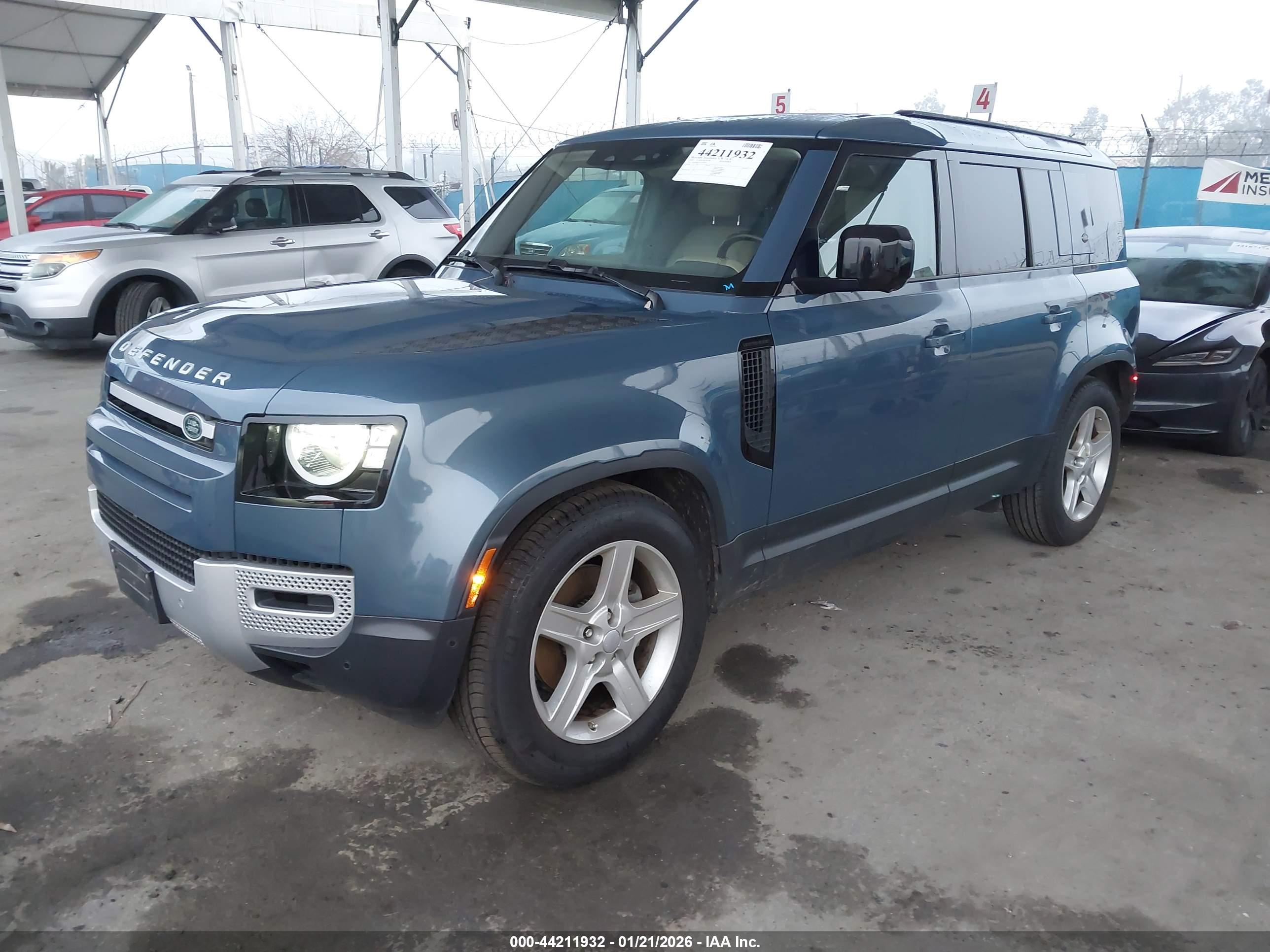 LAND ROVER image 2