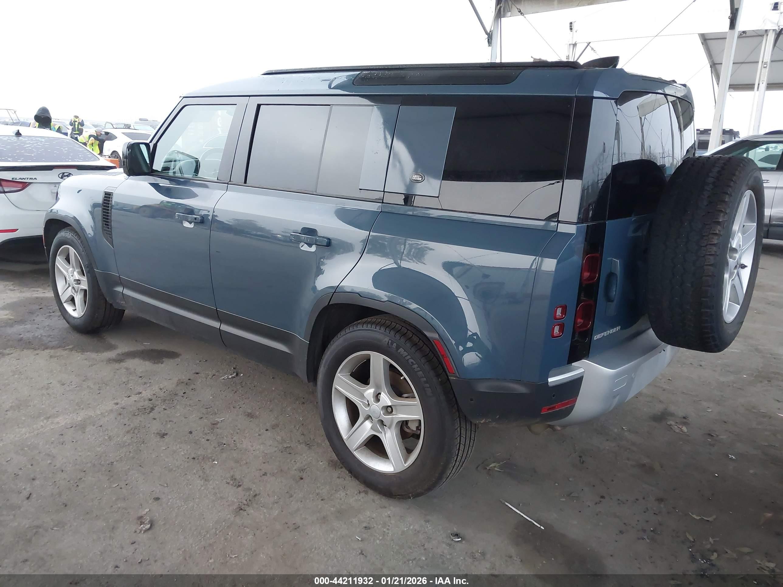 LAND ROVER image 3