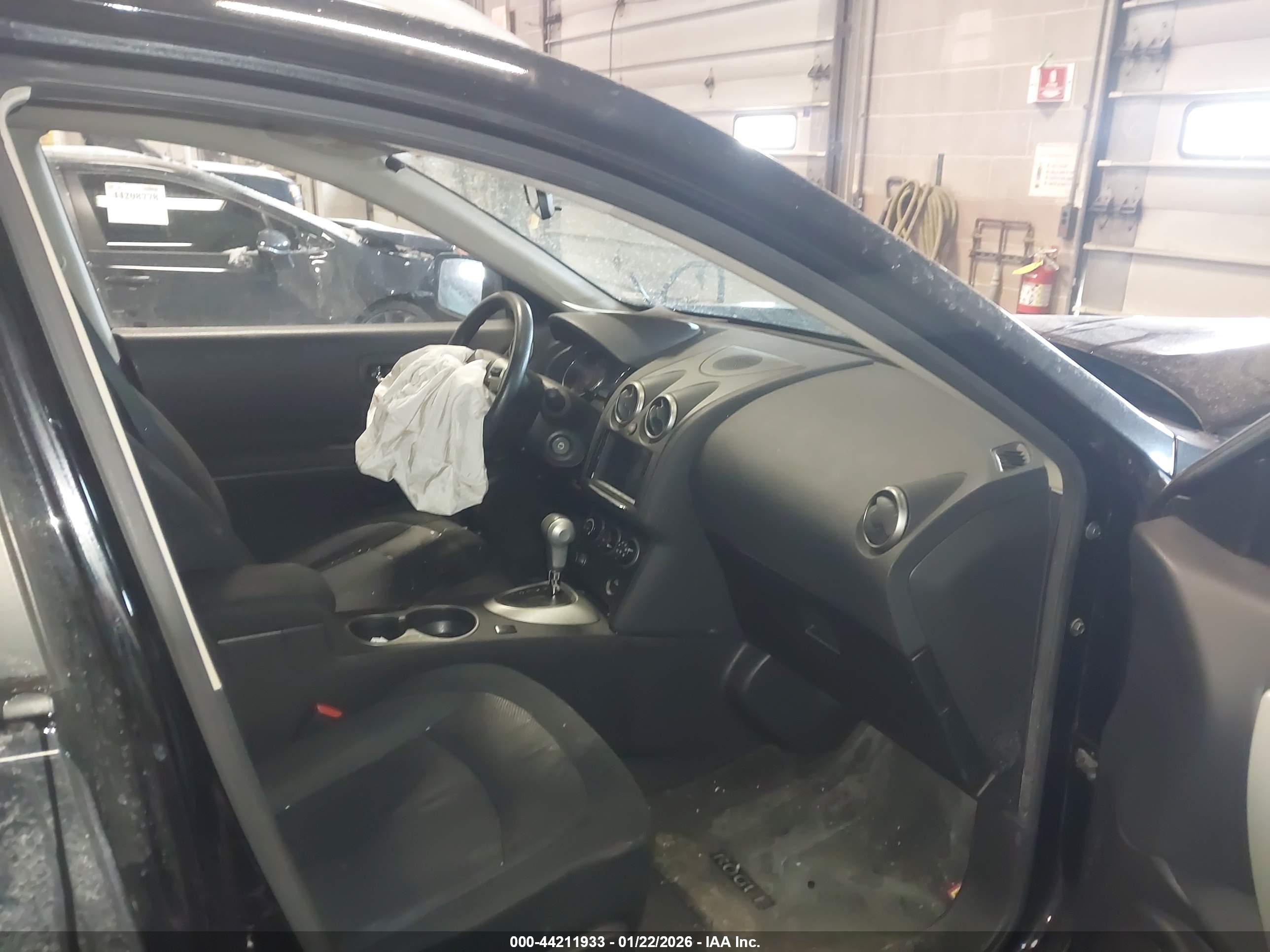 NISSAN ROGUE image 5