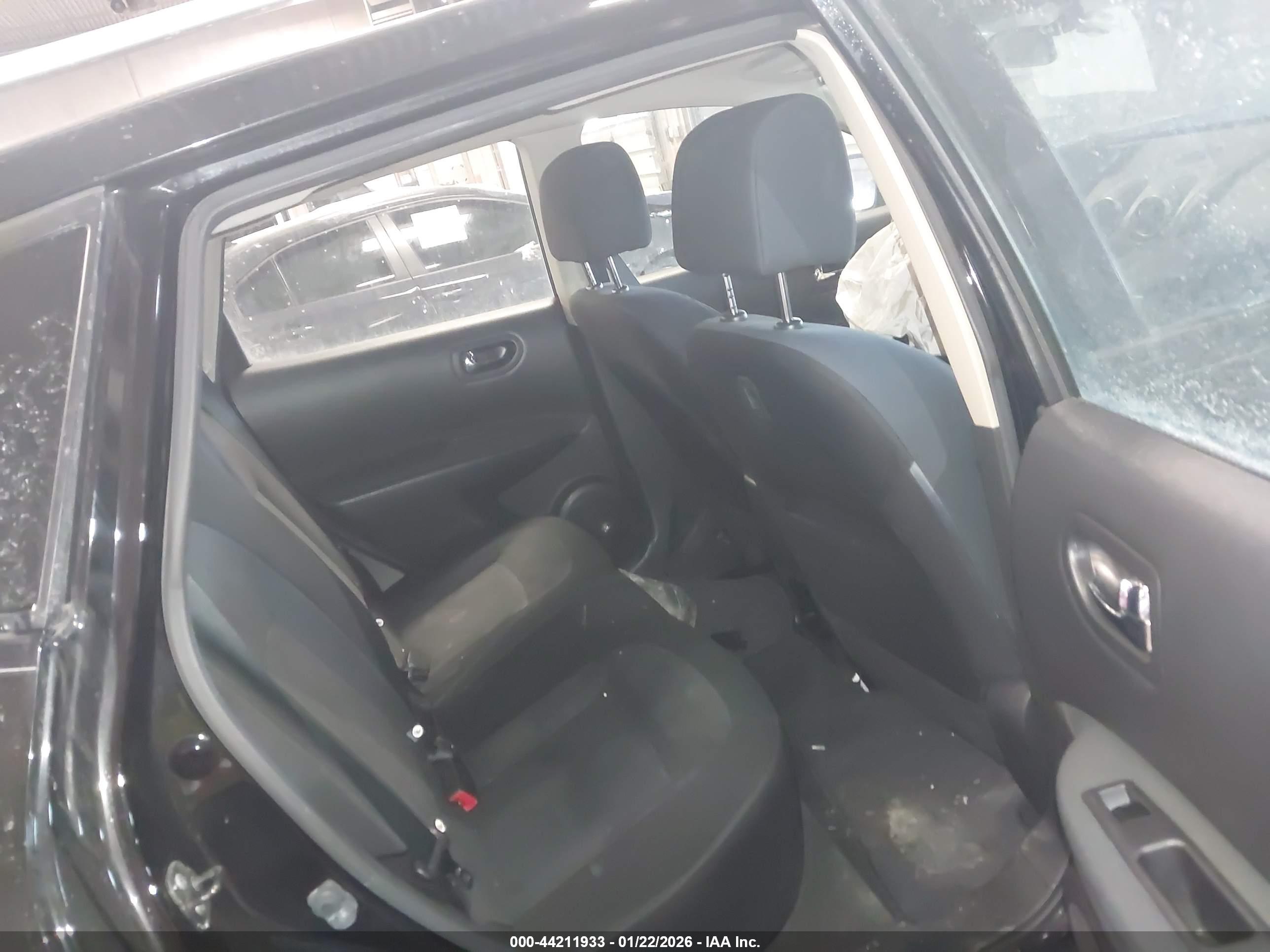 NISSAN ROGUE image 8