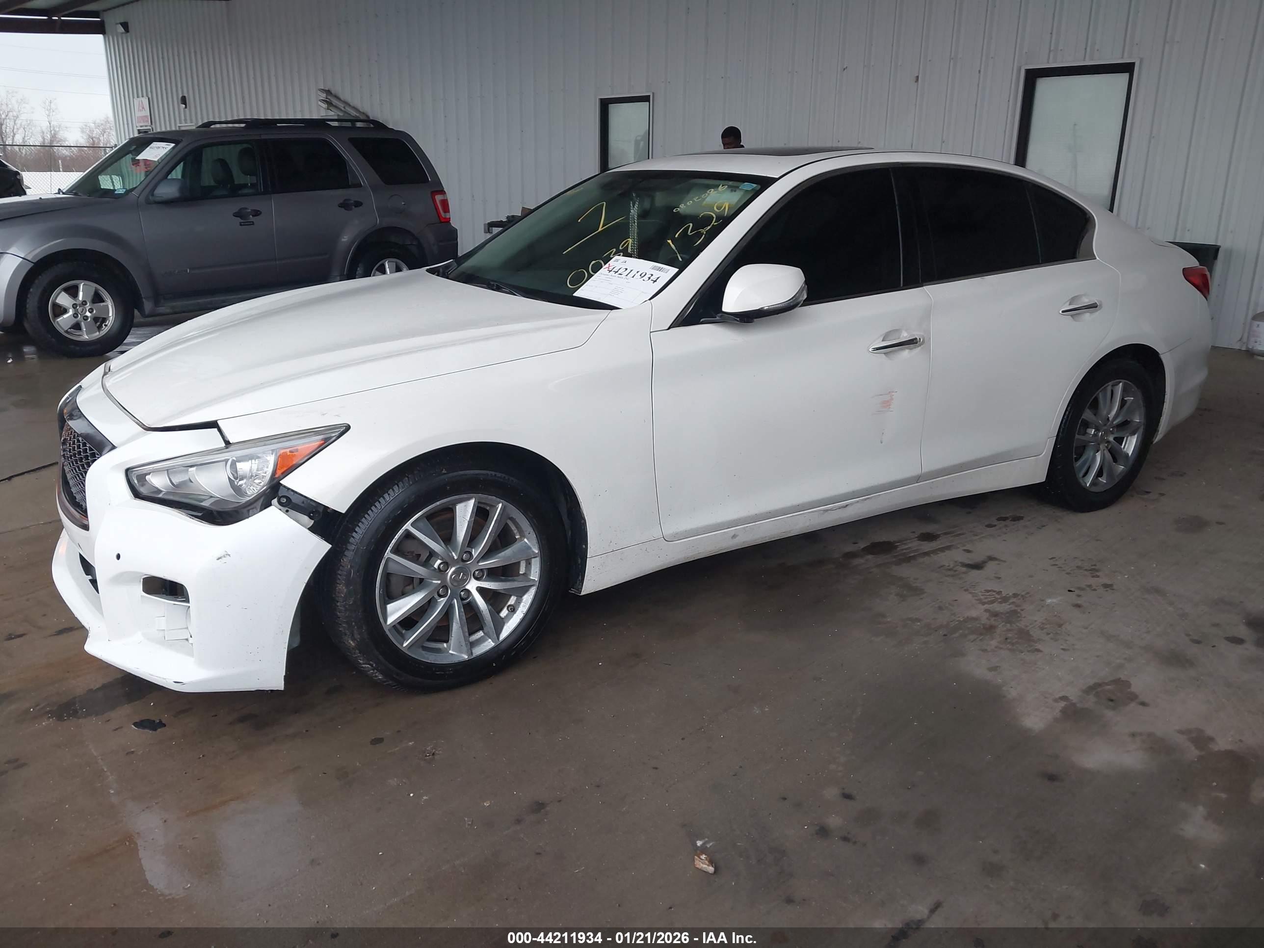 INFINITI Q50 image 2