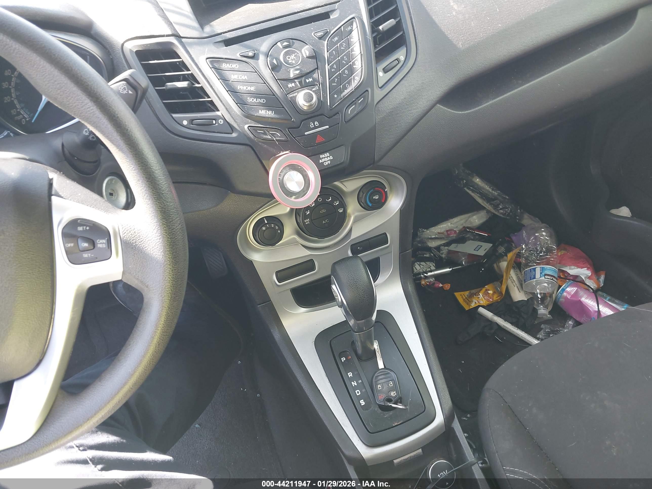 FORD FIESTA image 11