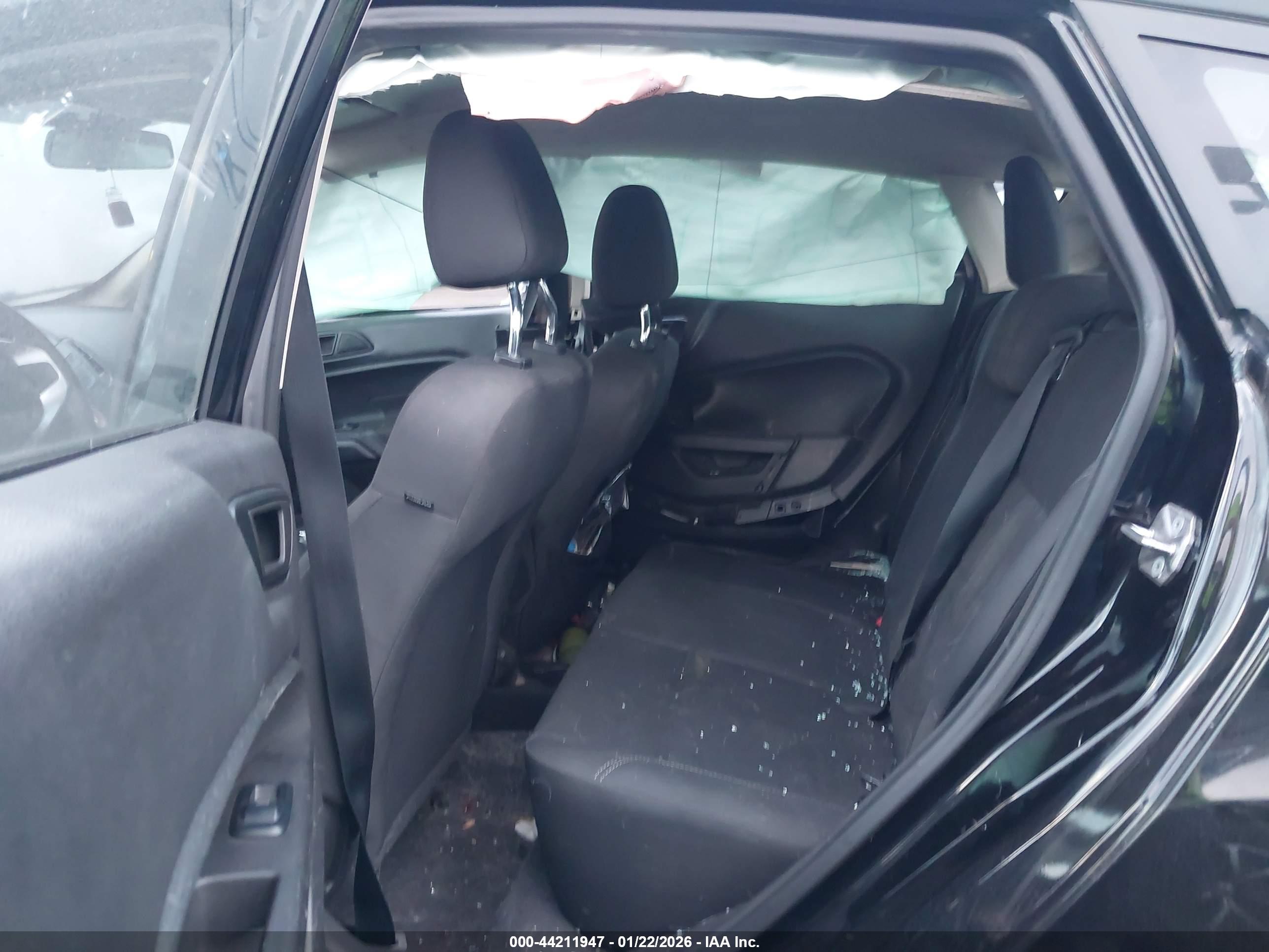 FORD FIESTA image 8