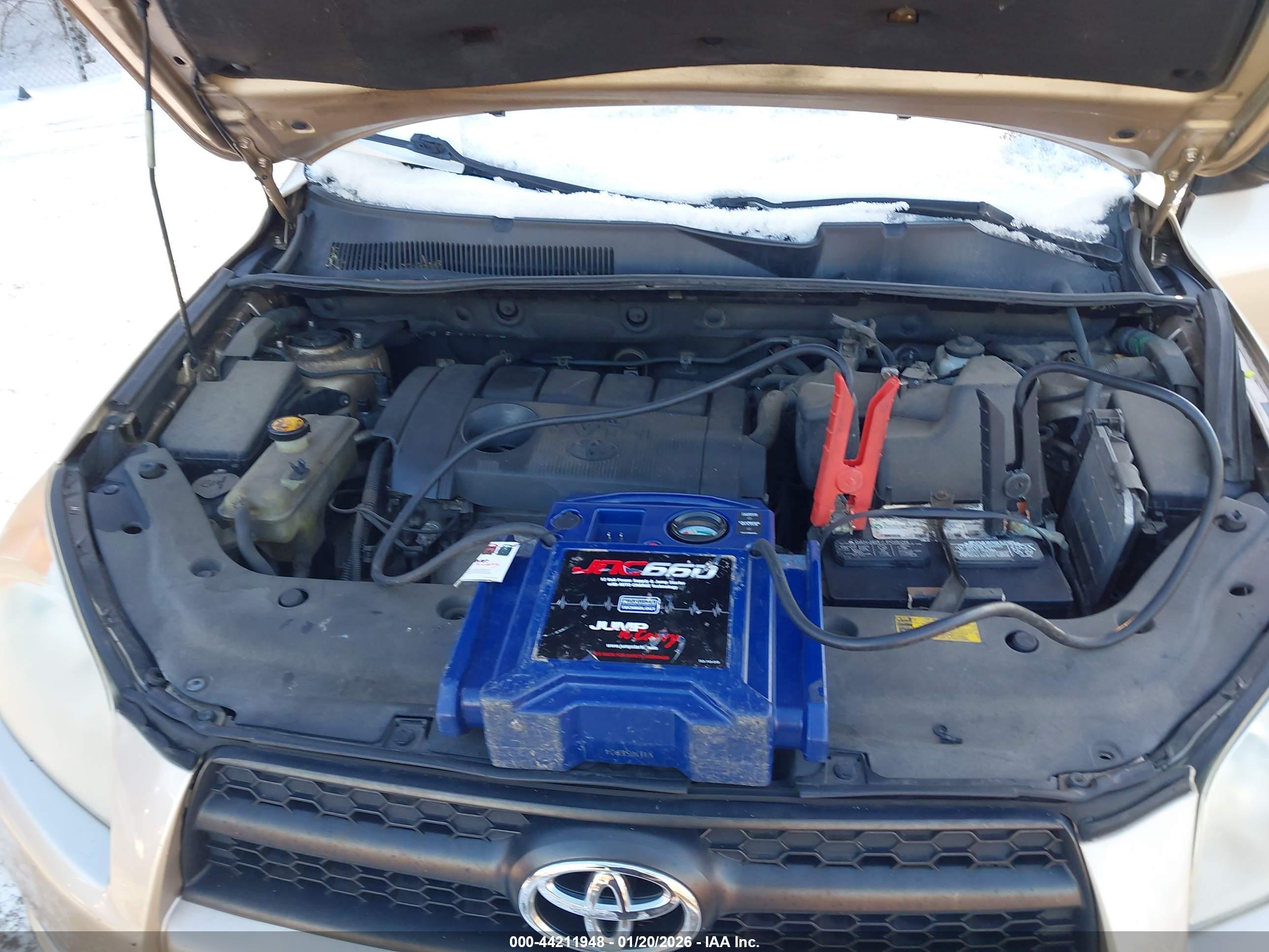 TOYOTA RAV4 image 10