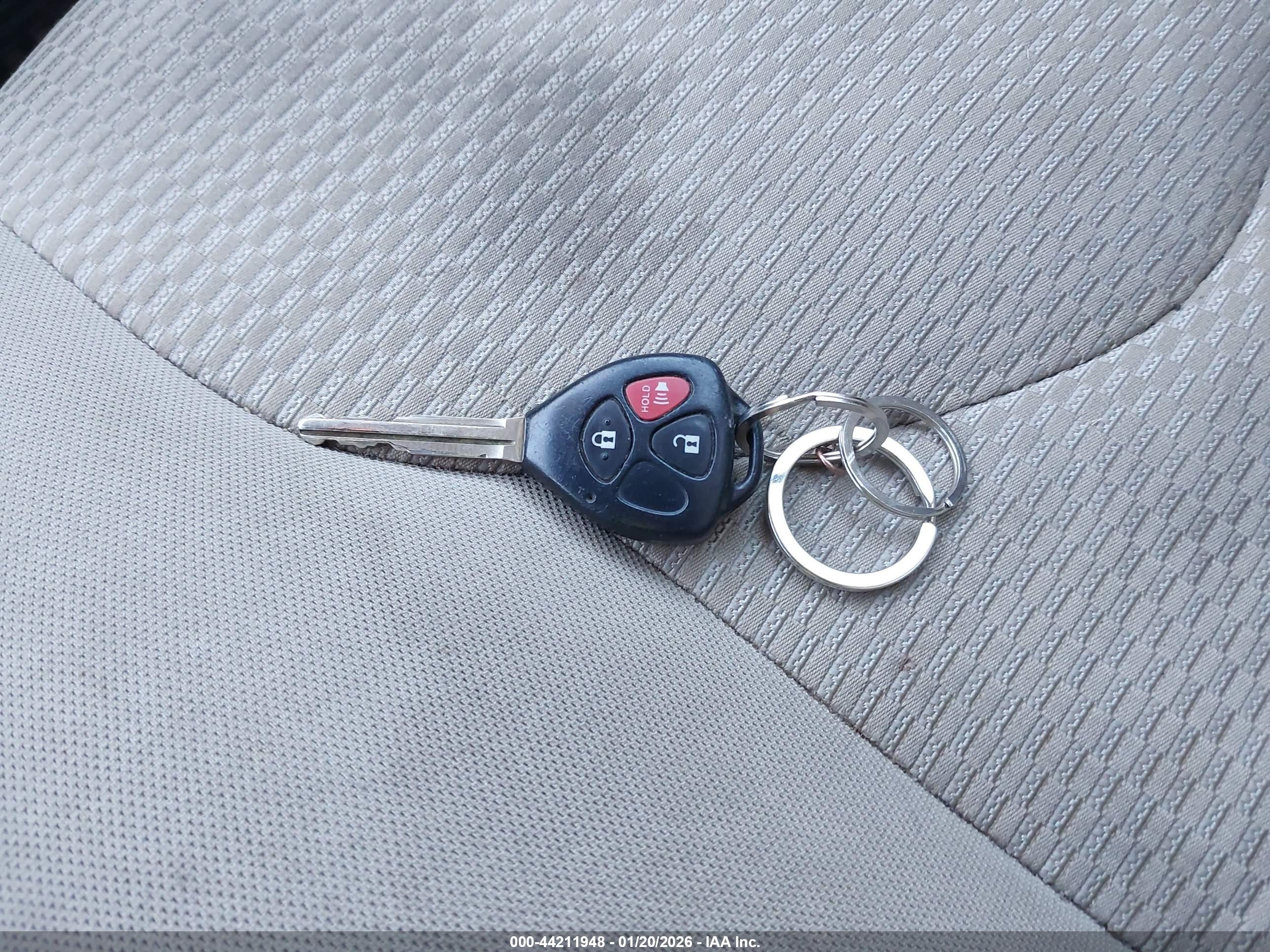 TOYOTA RAV4 image 11