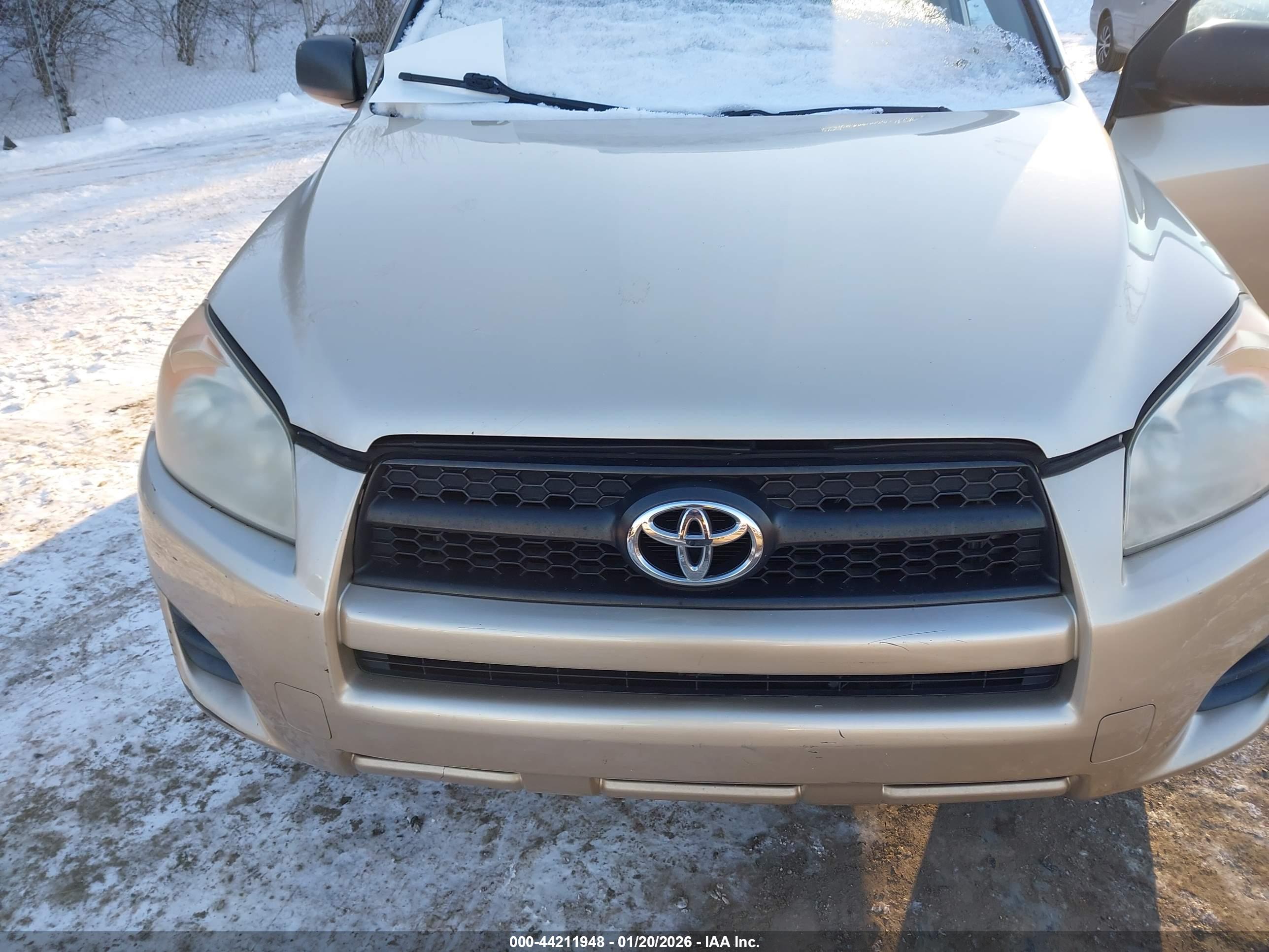 TOYOTA RAV4 image 6