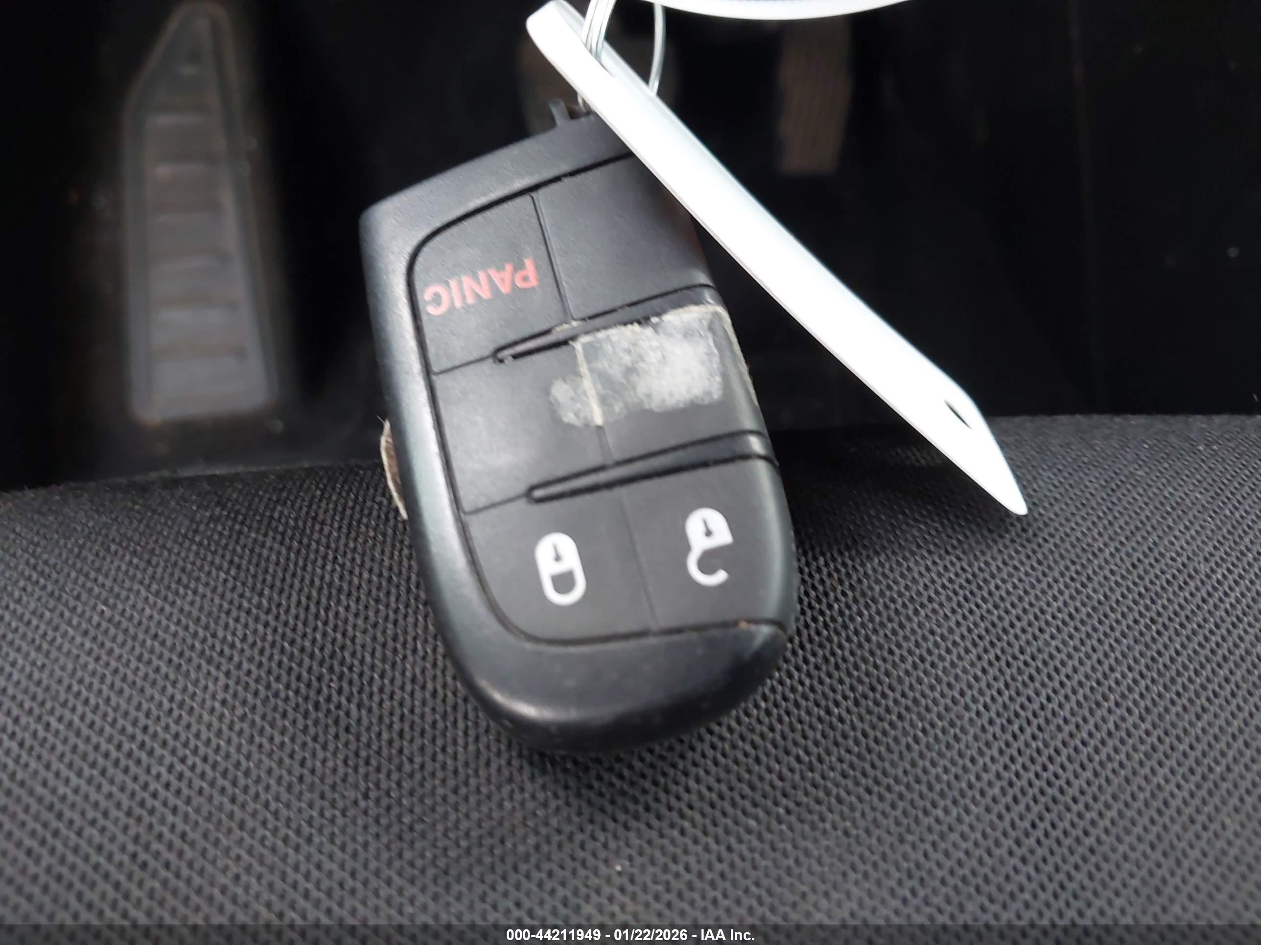 JEEP RENEGADE image 11