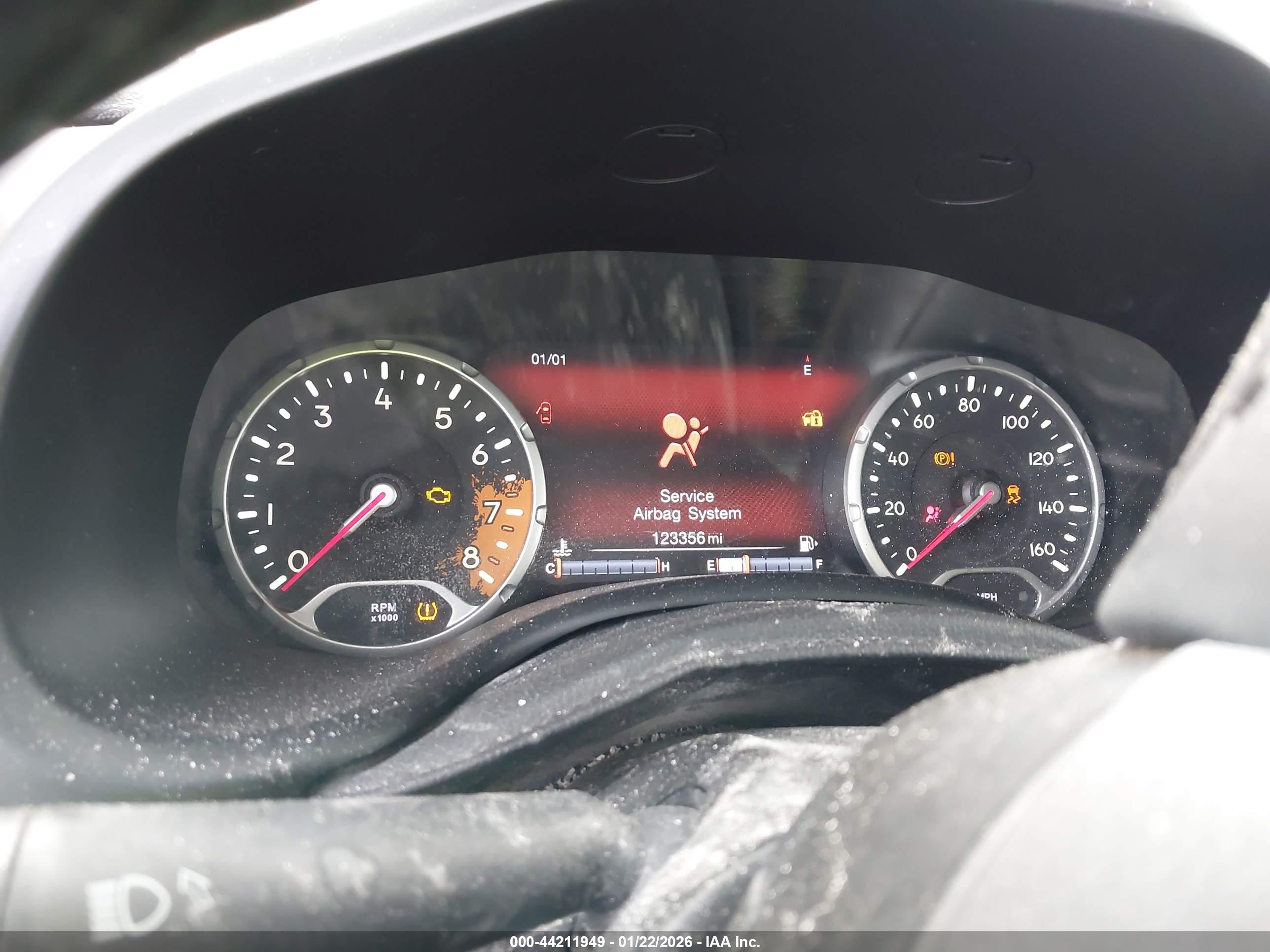 JEEP RENEGADE image 7