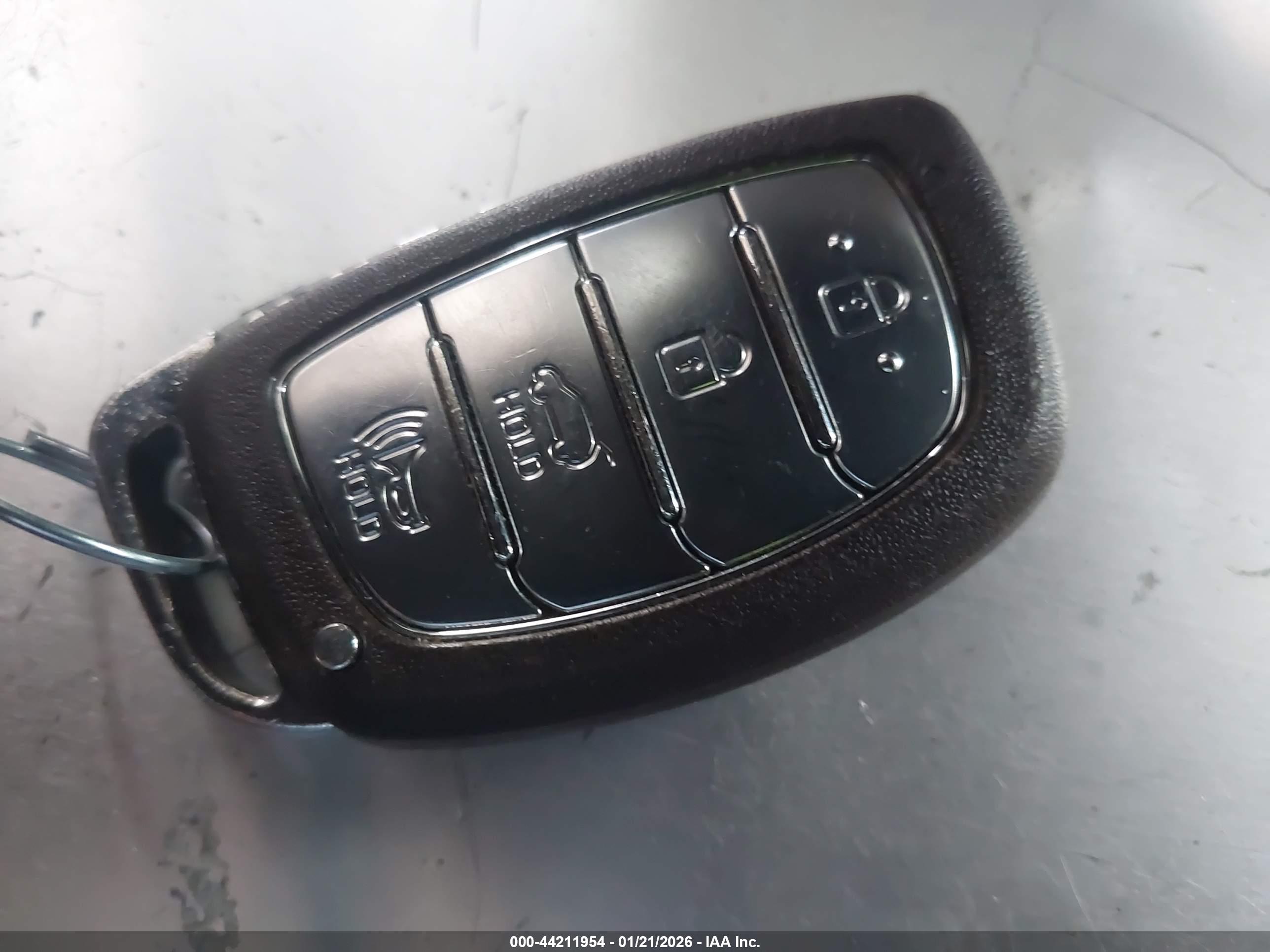 HYUNDAI TUCSON image 11