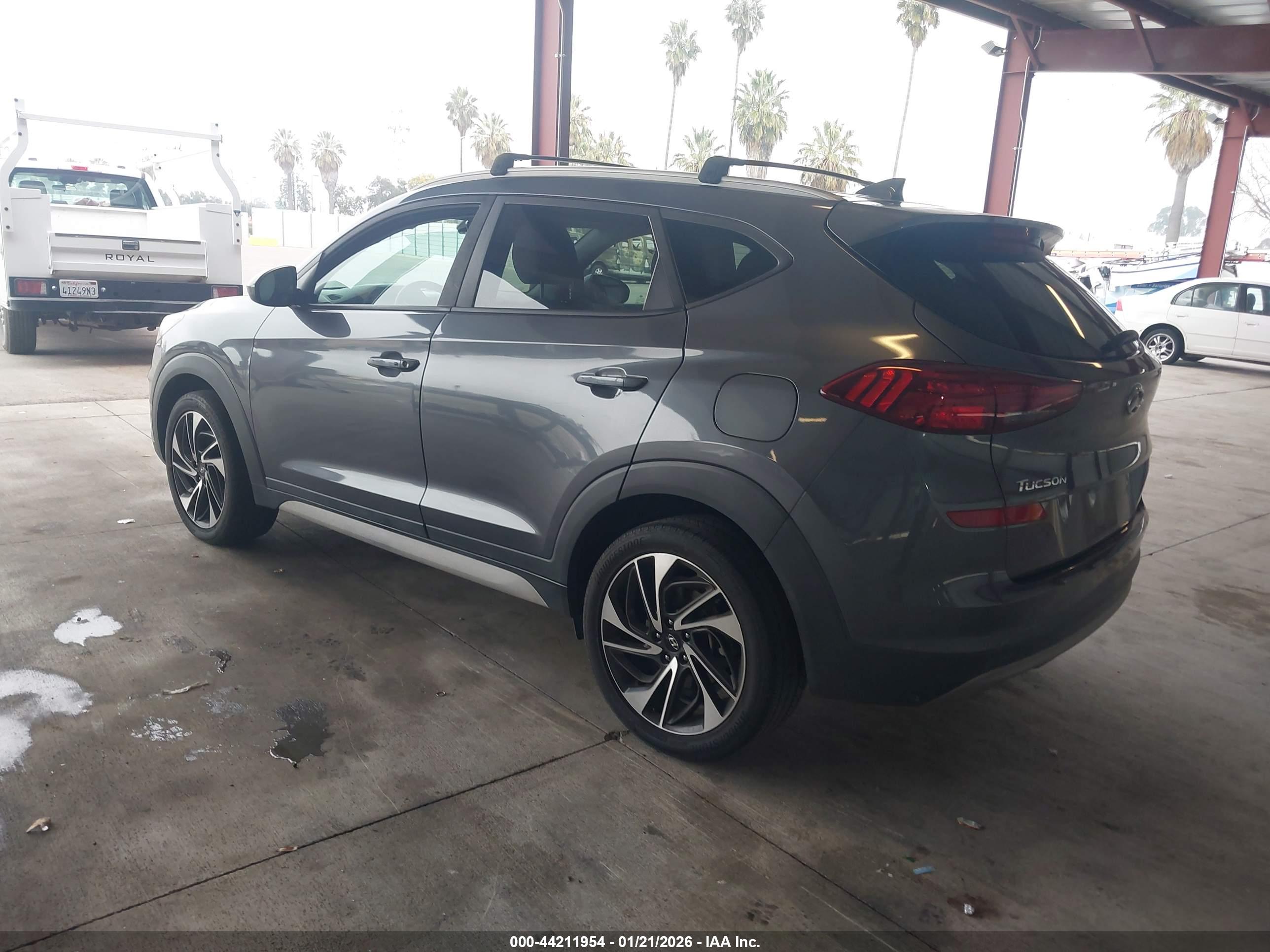 HYUNDAI TUCSON image 3