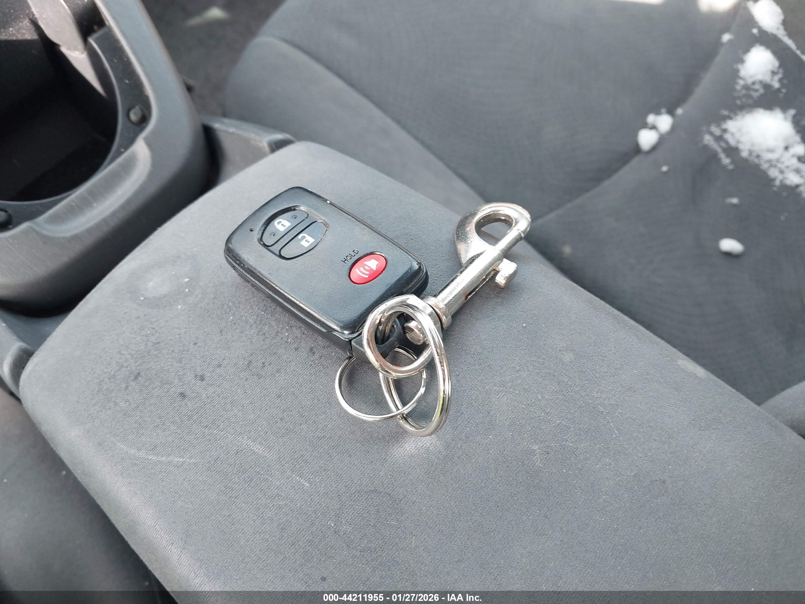 TOYOTA PRIUS image 11