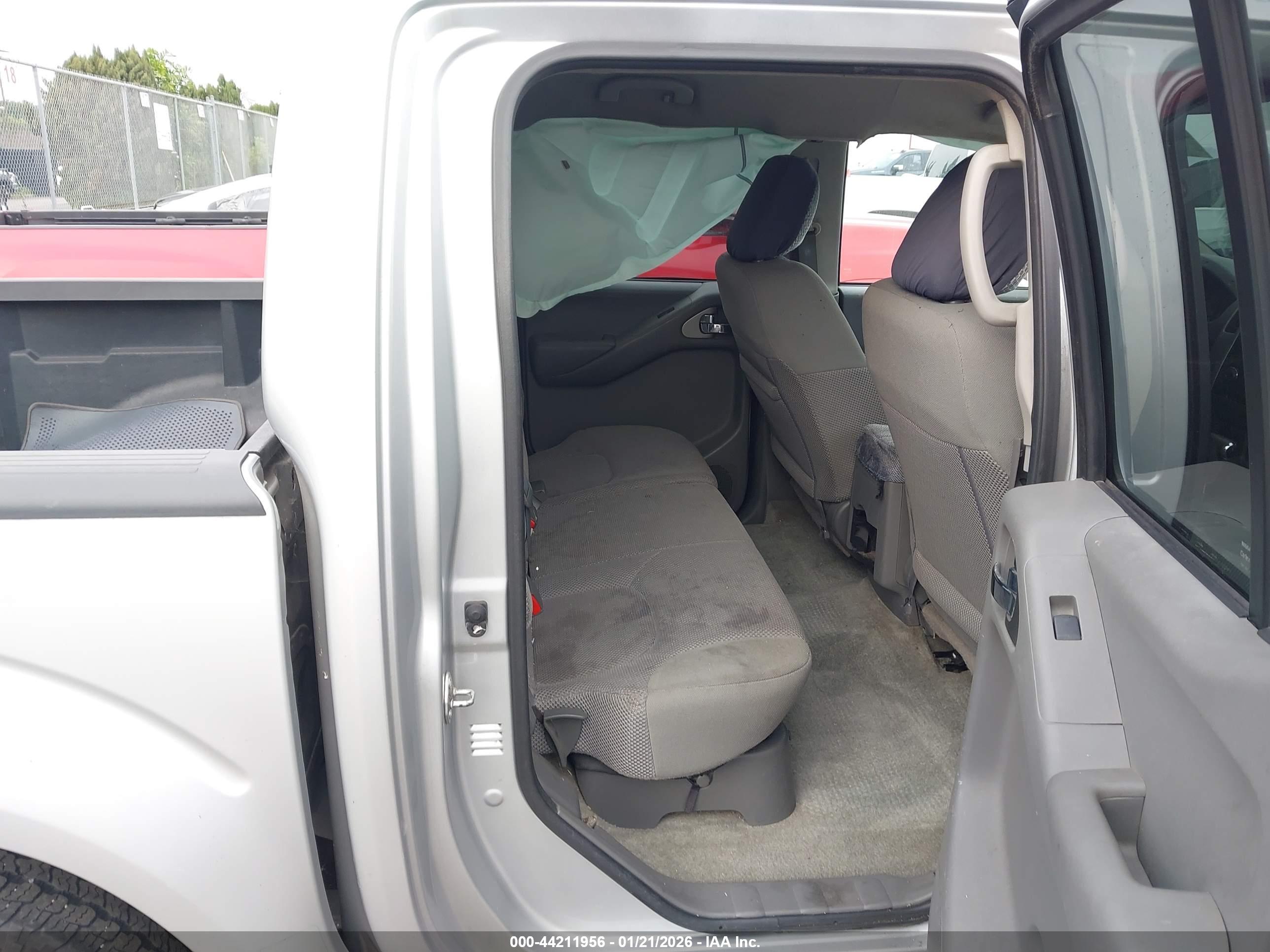 NISSAN FRONTIER image 8