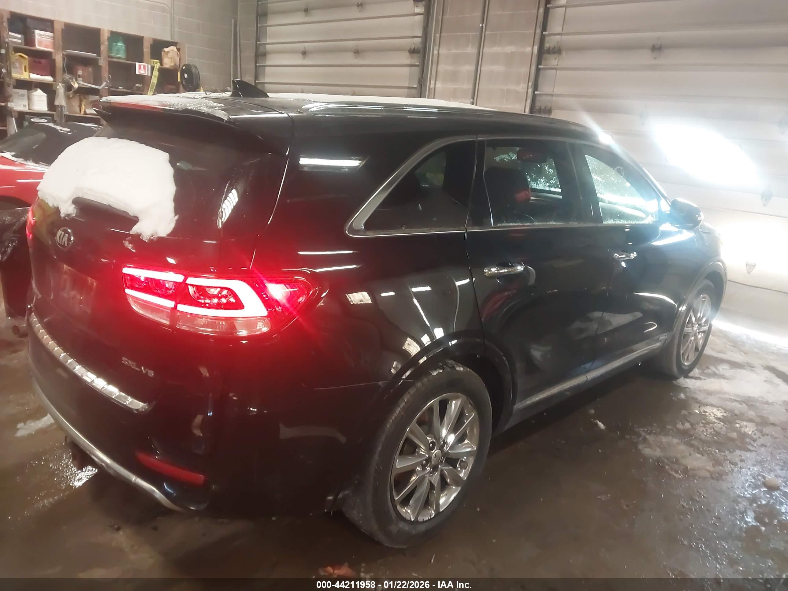 KIA SORENTO image 4