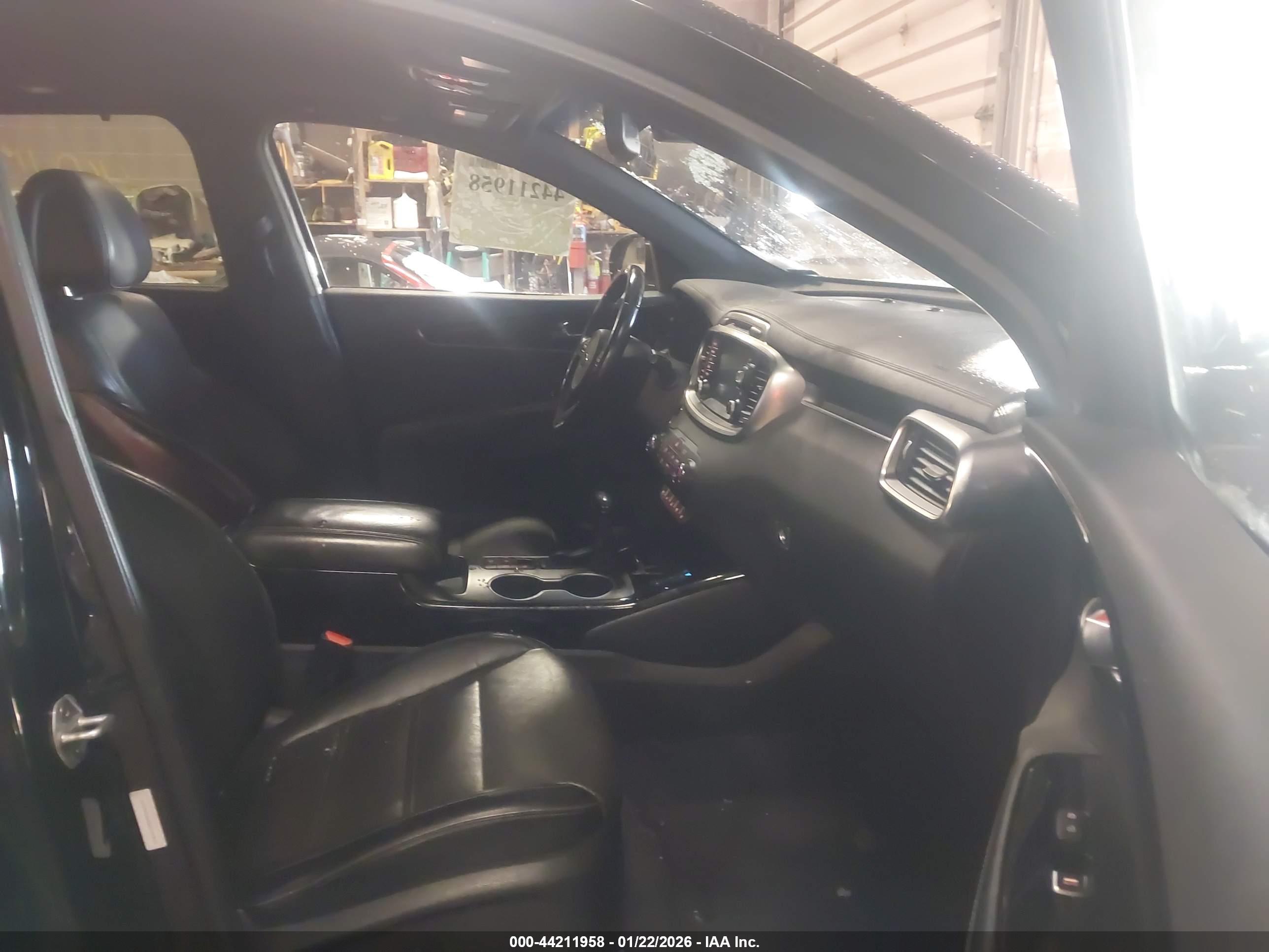 KIA SORENTO image 5