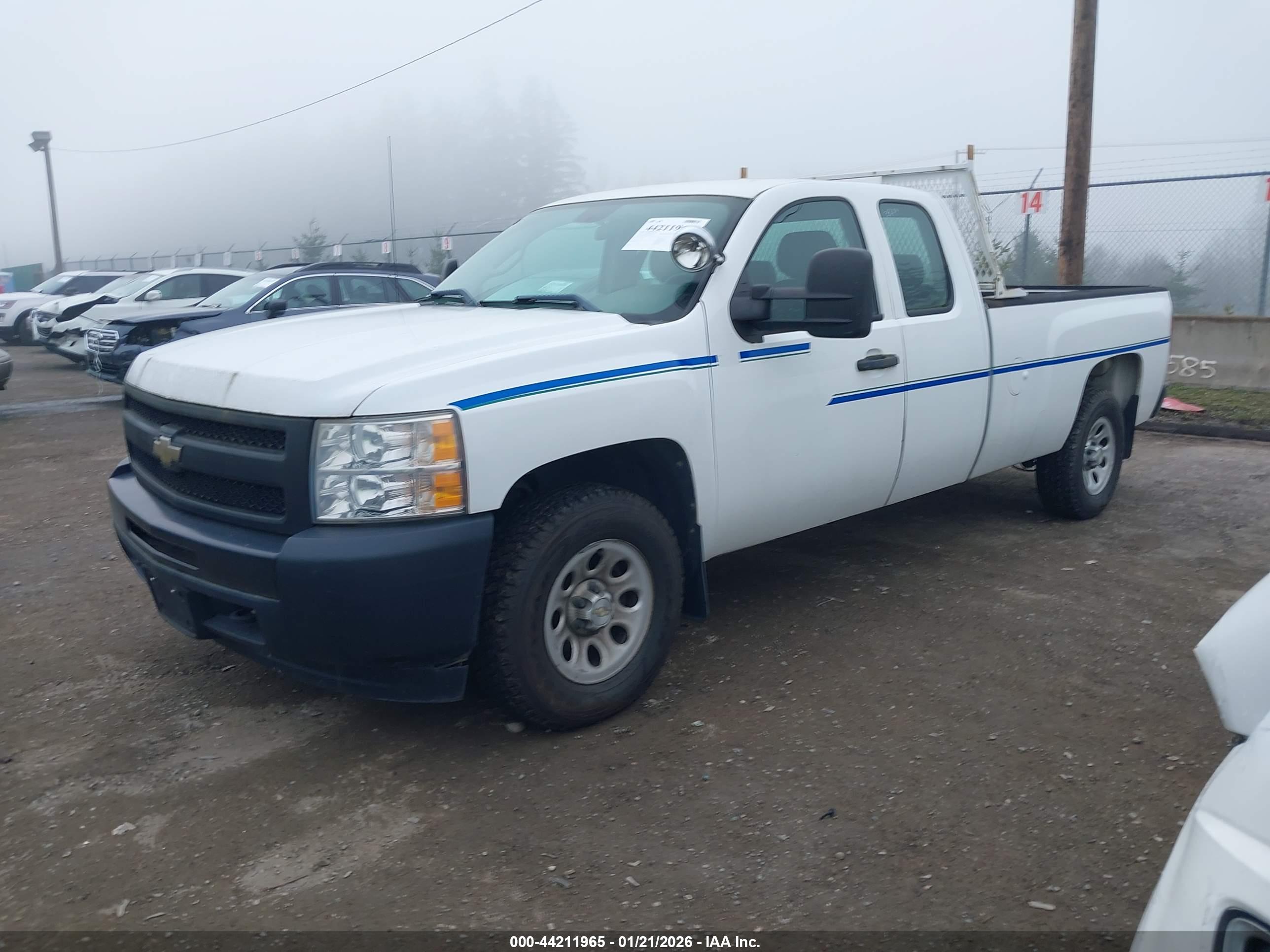 CHEVROLET SILVERADO image 2