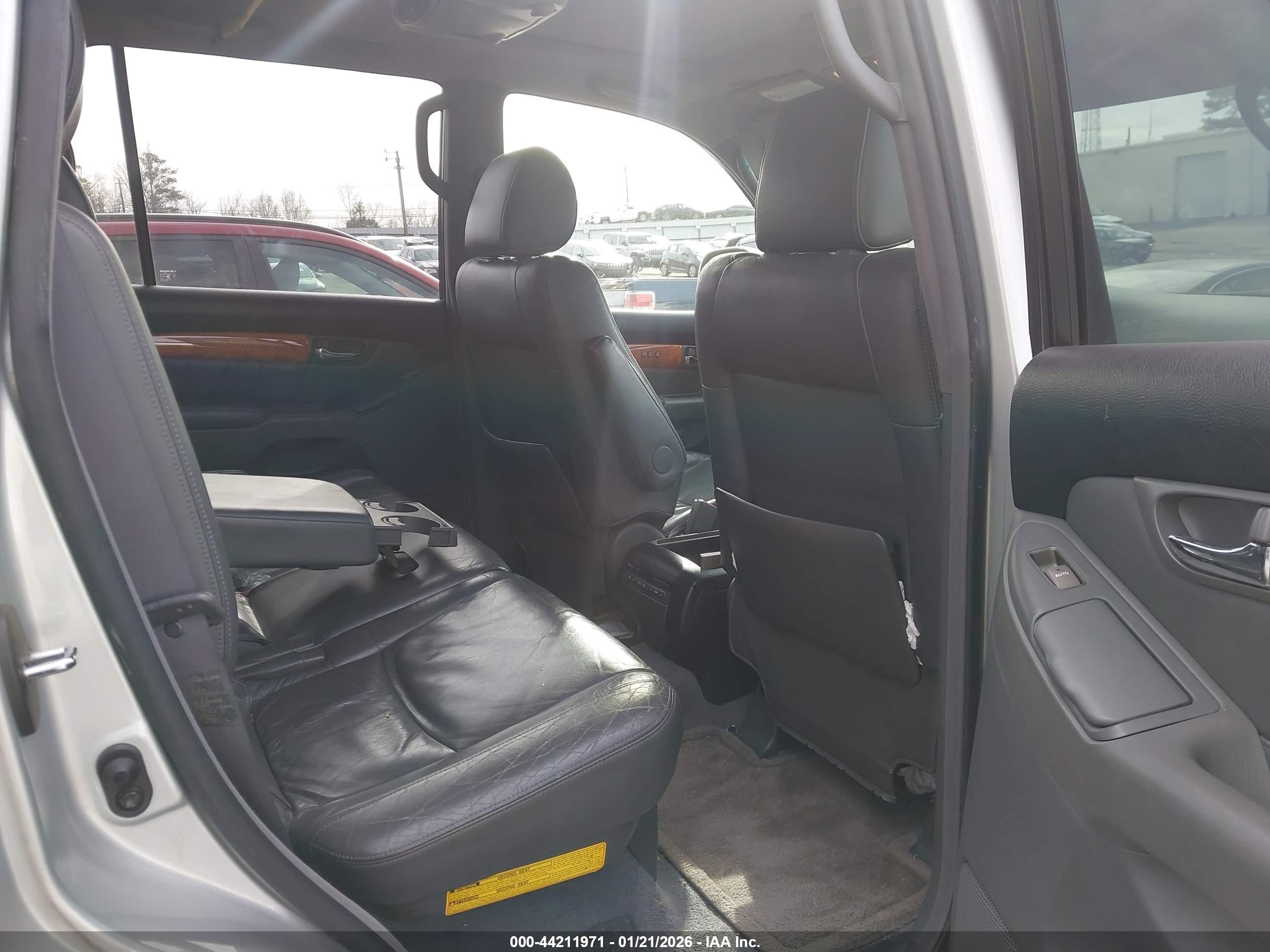 LEXUS GX image 8