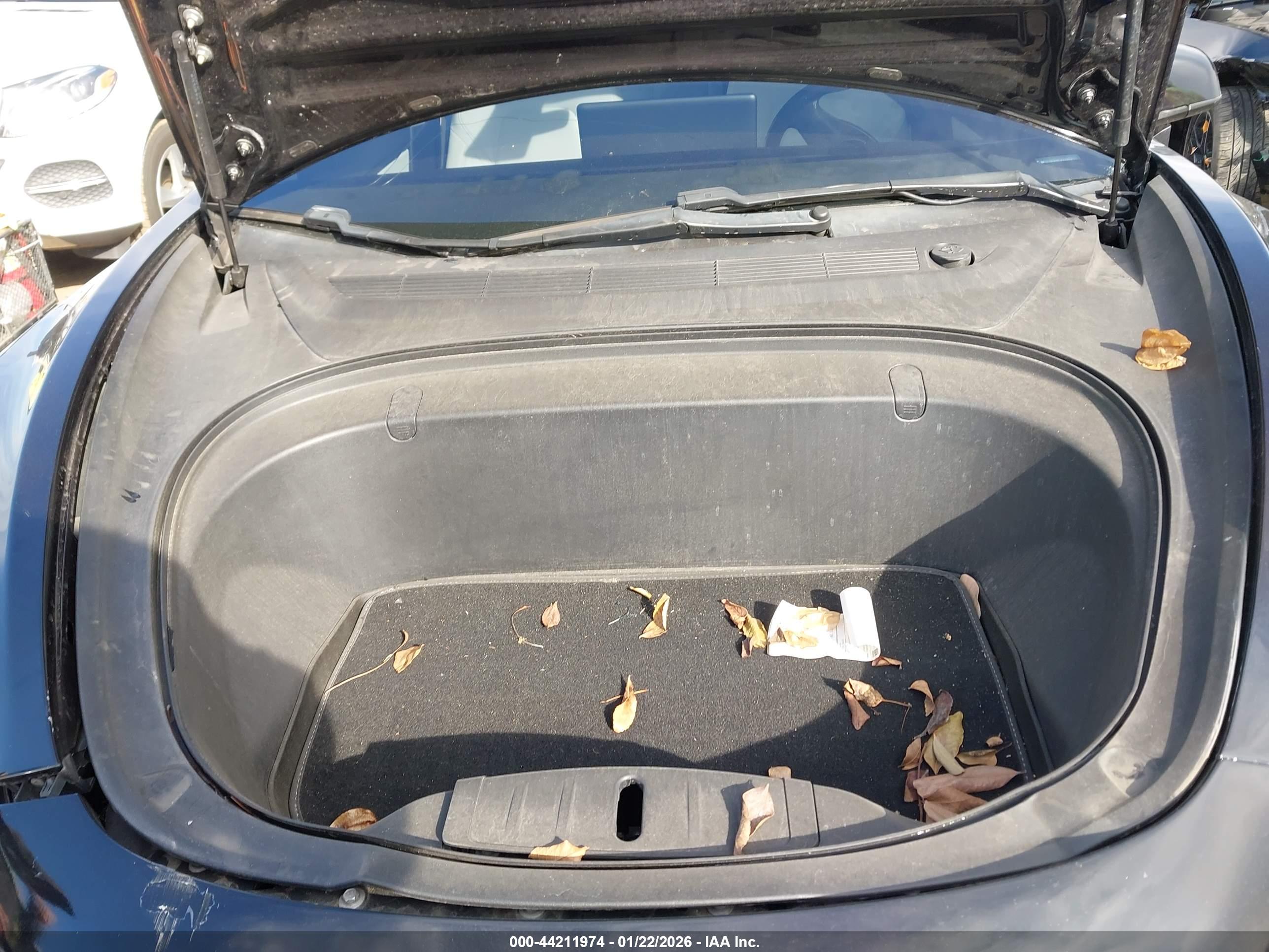 TESLA MODEL image 10