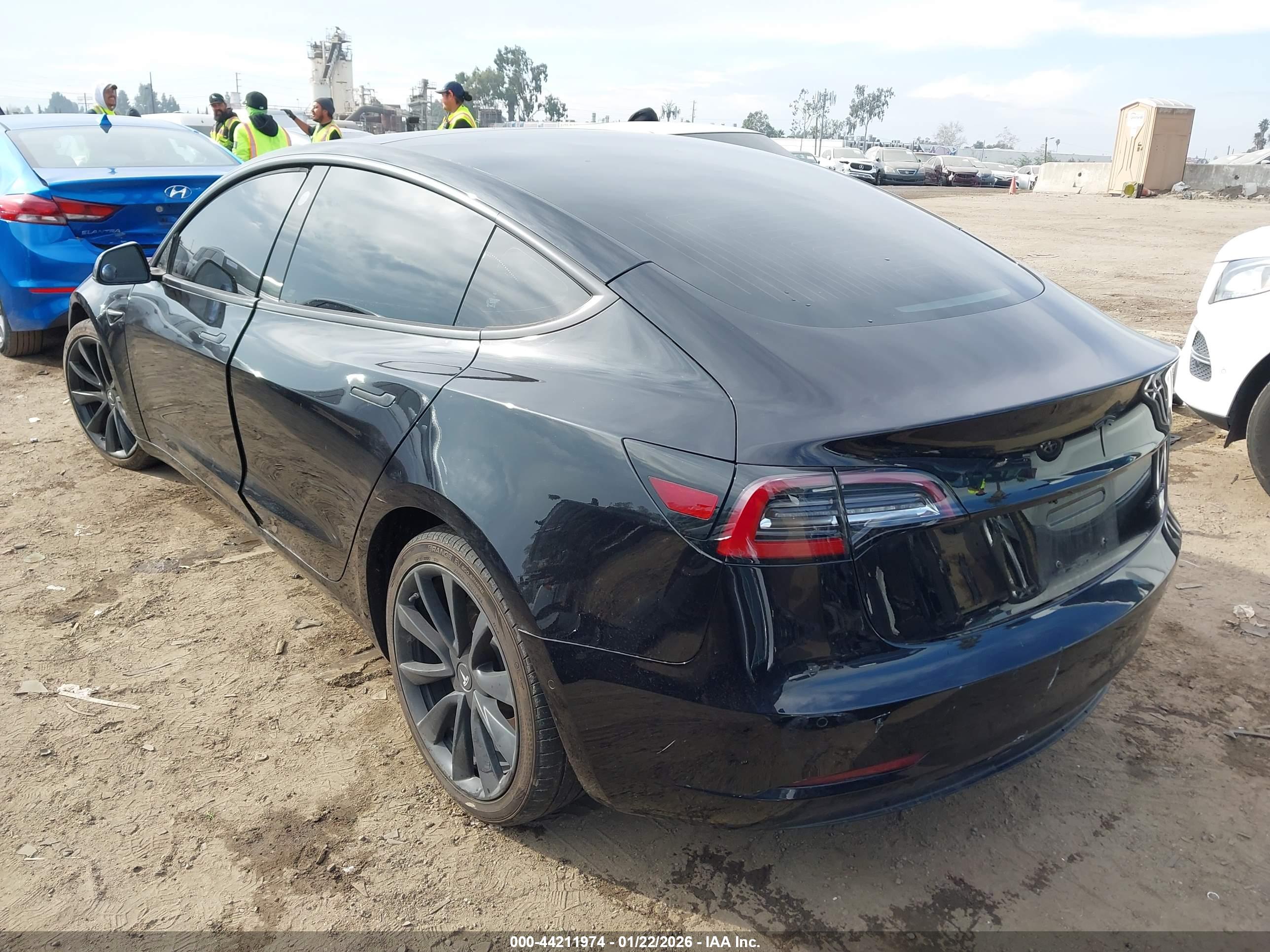 TESLA MODEL image 3