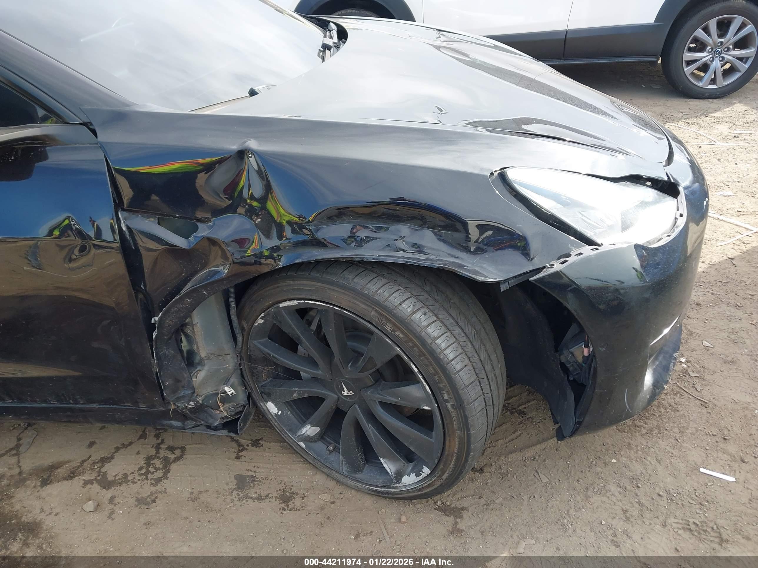 TESLA MODEL image 6