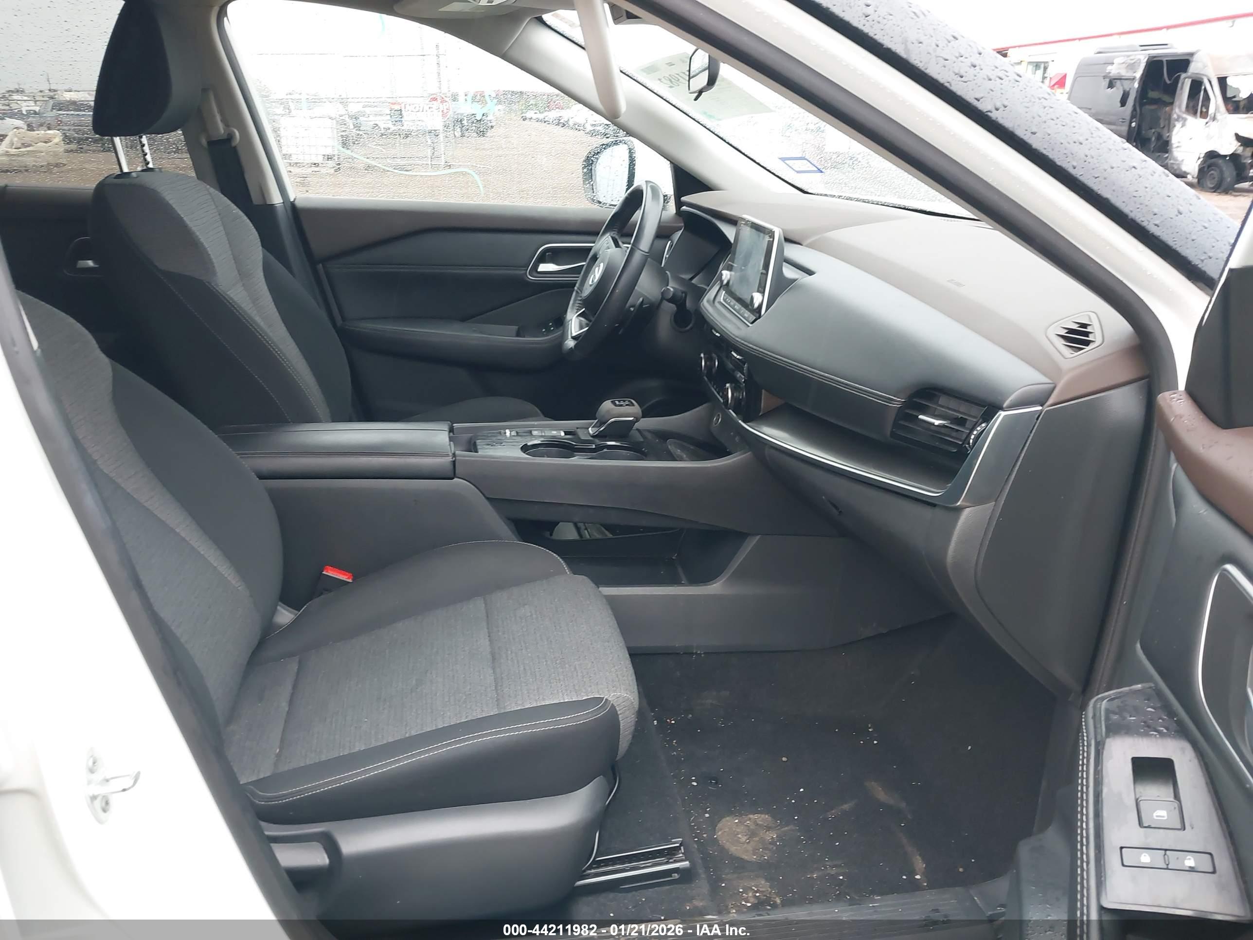 NISSAN ROGUE image 5