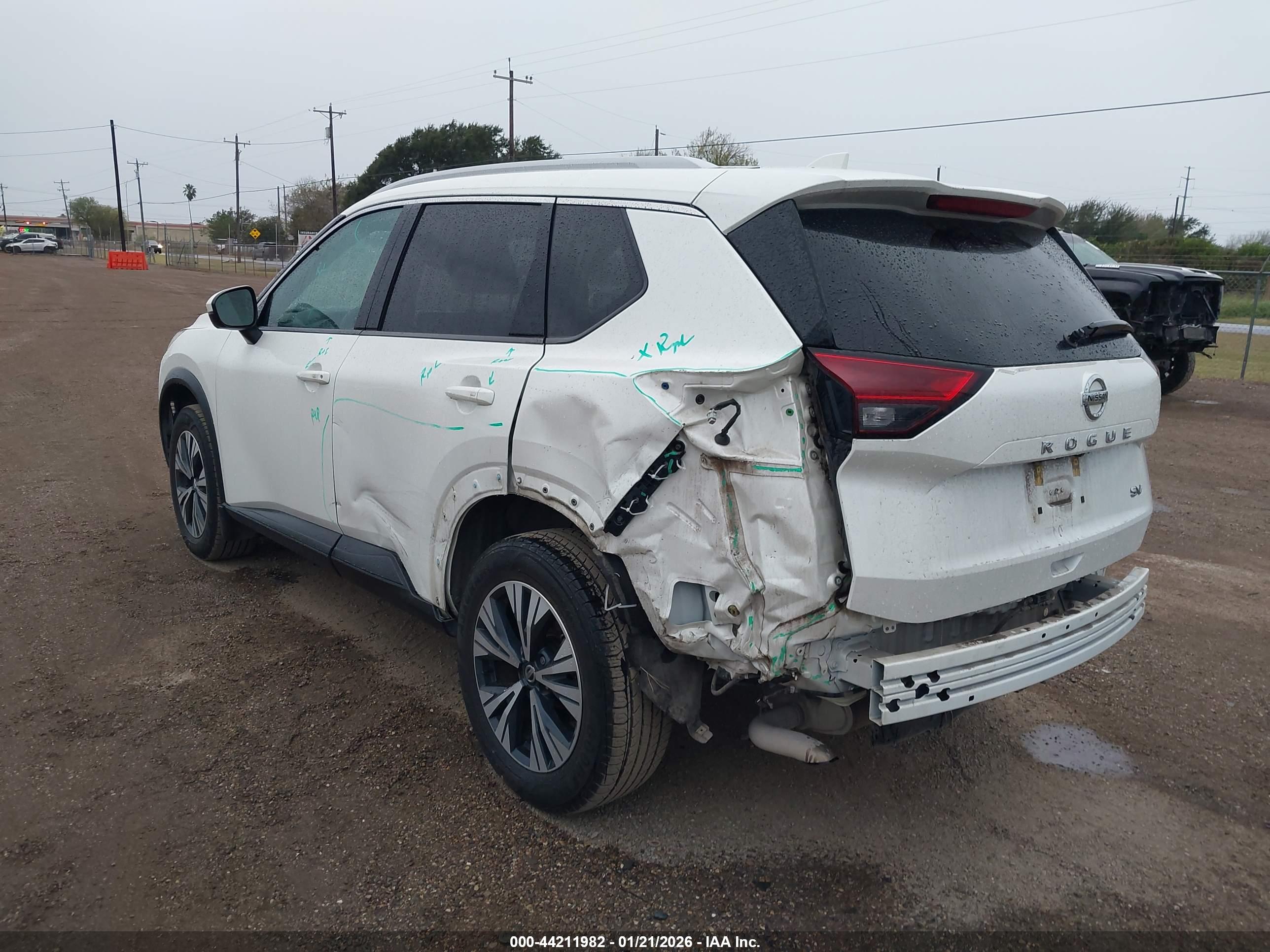 NISSAN ROGUE image 6