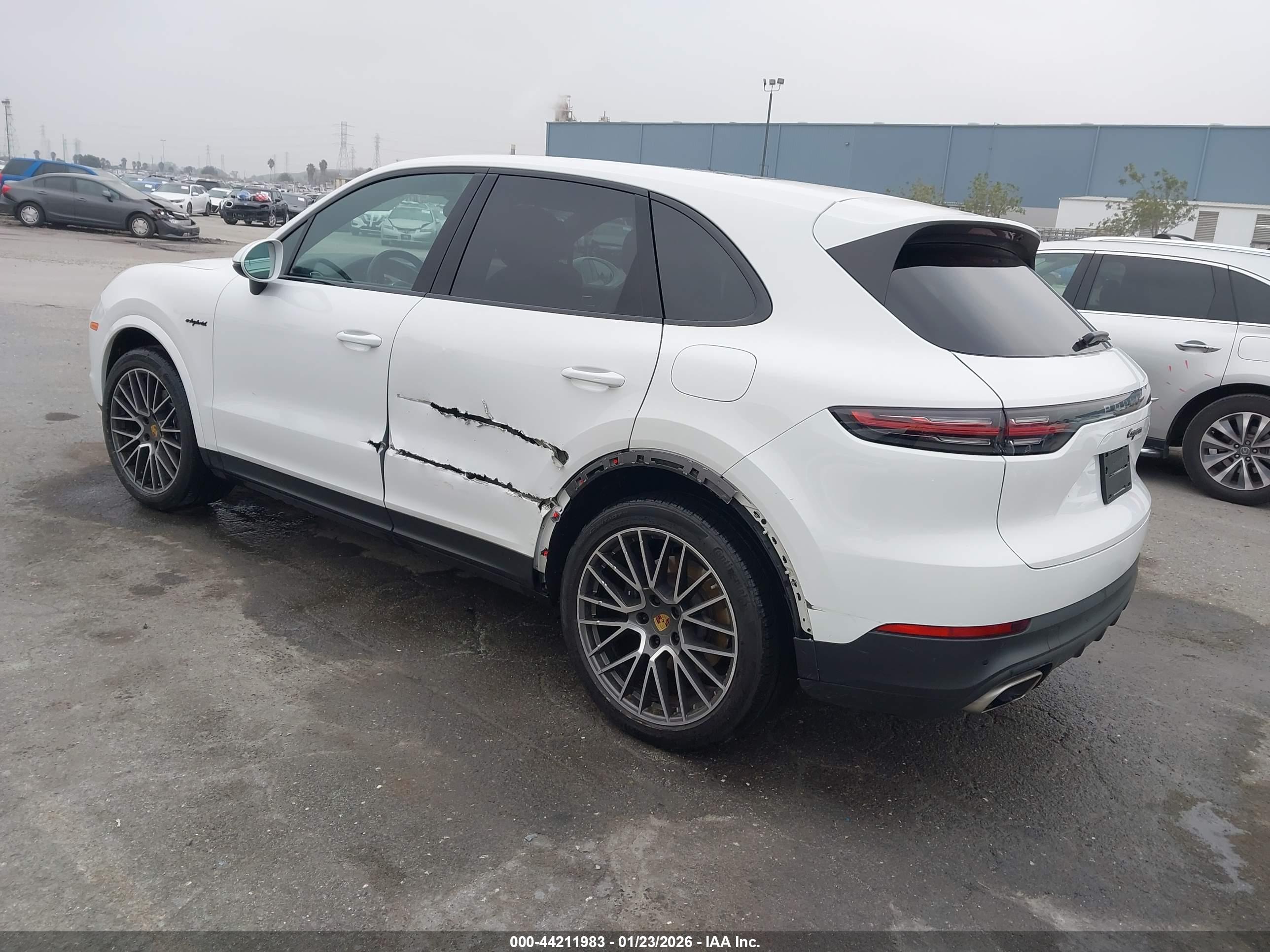 PORSCHE CAYENNE image 3