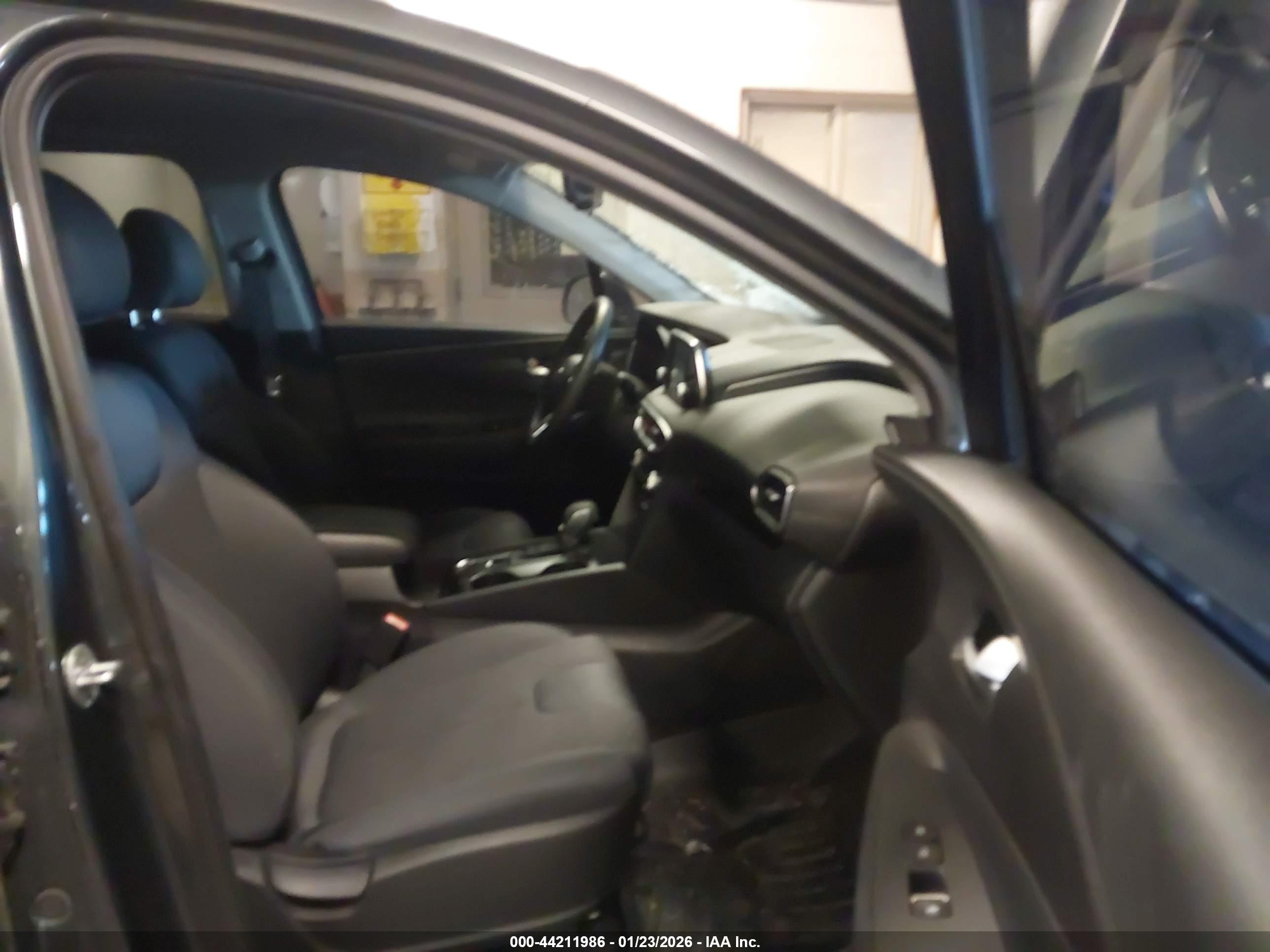 HYUNDAI SANTA image 5