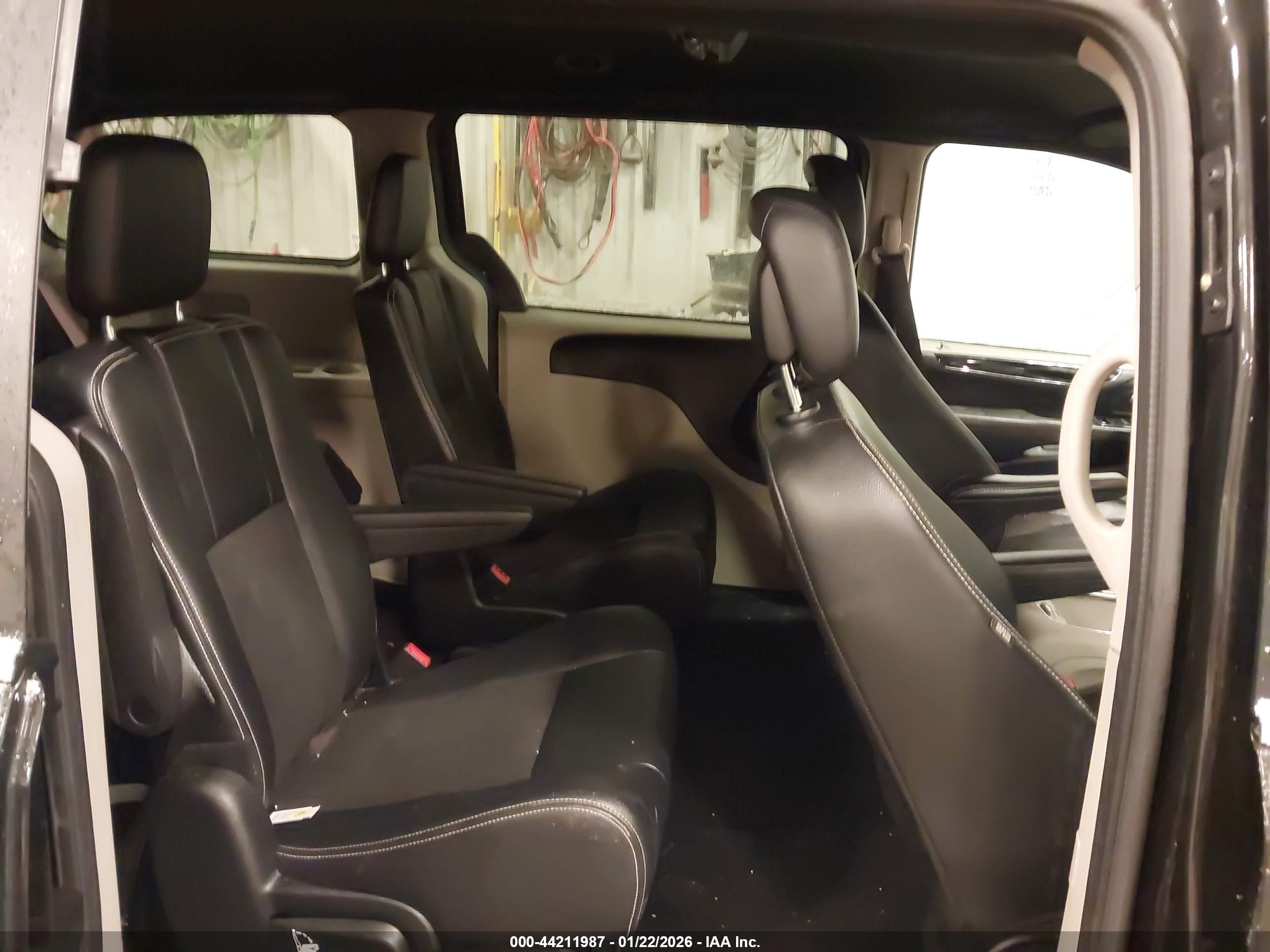 DODGE GRAND image 8