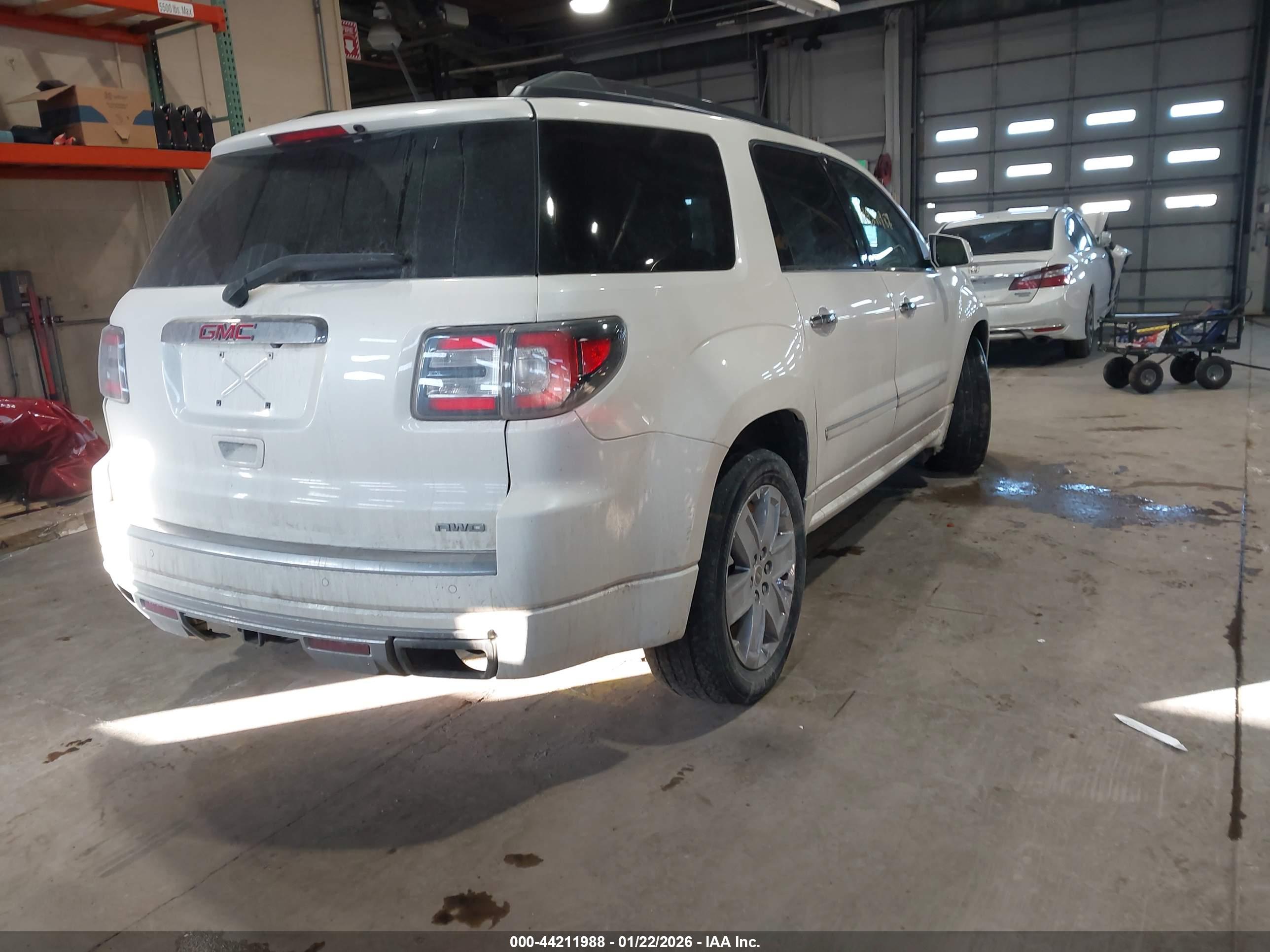GMC ACADIA image 4