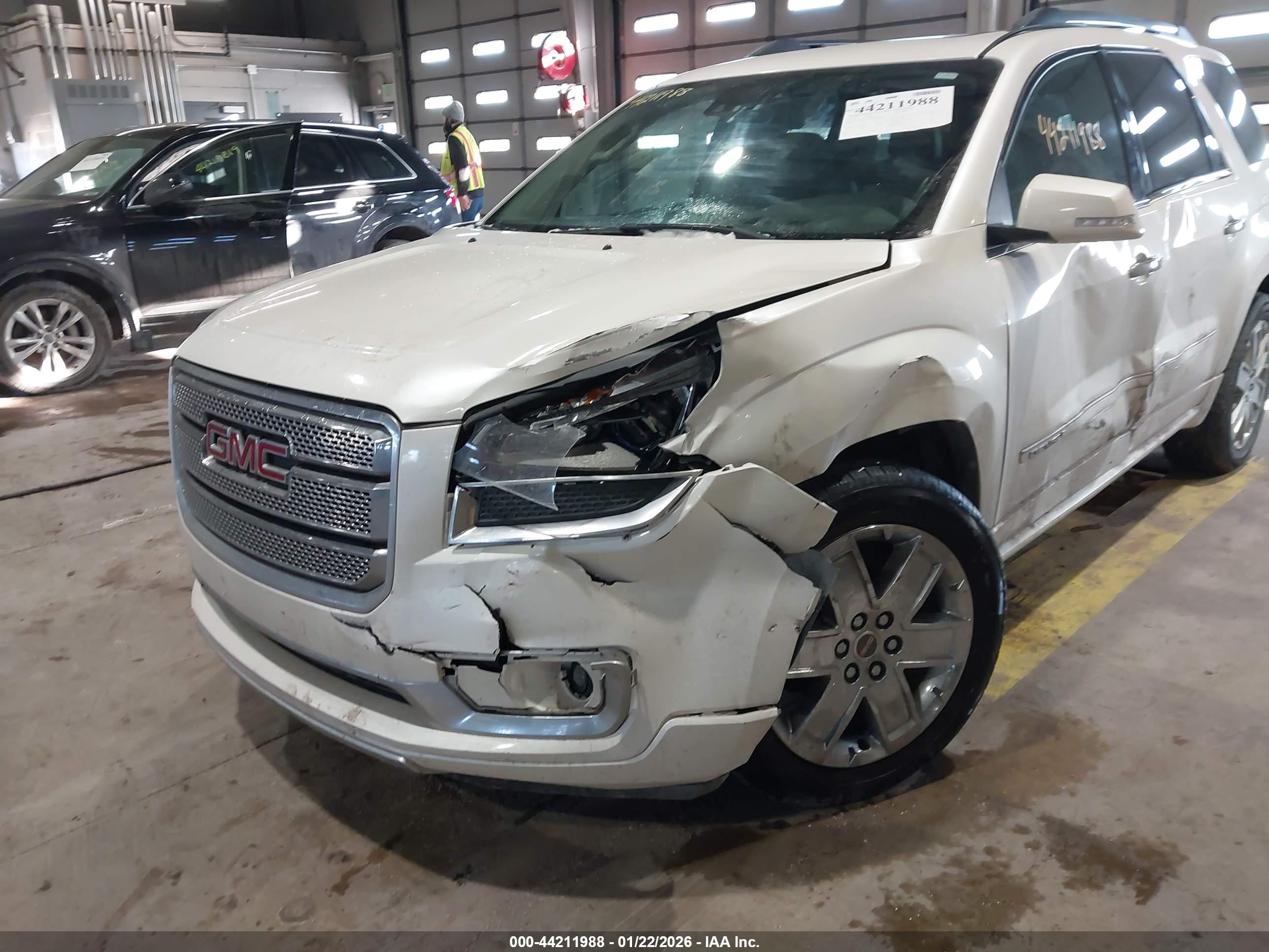 GMC ACADIA image 6