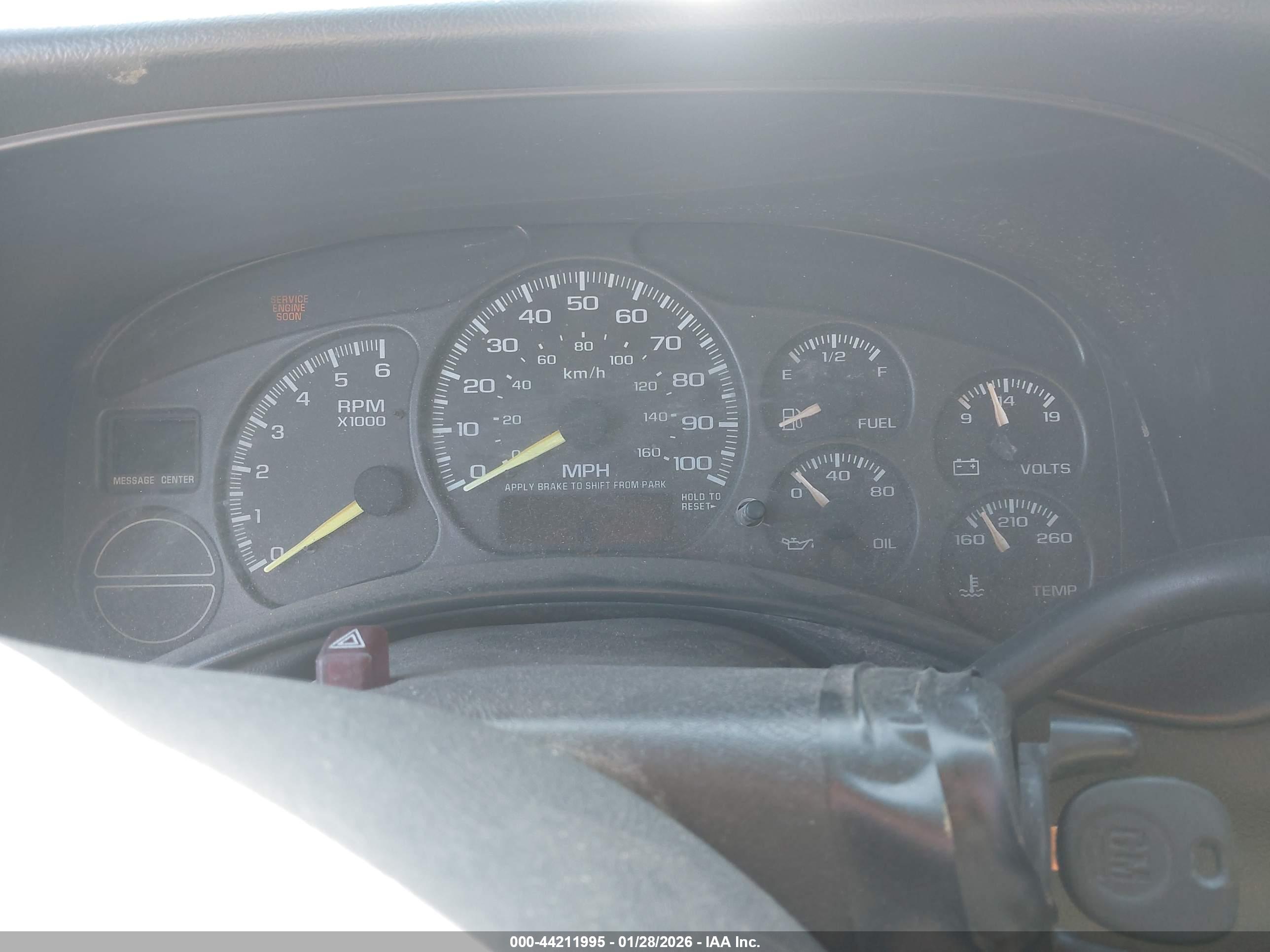 CHEVROLET SILVERADO image 7