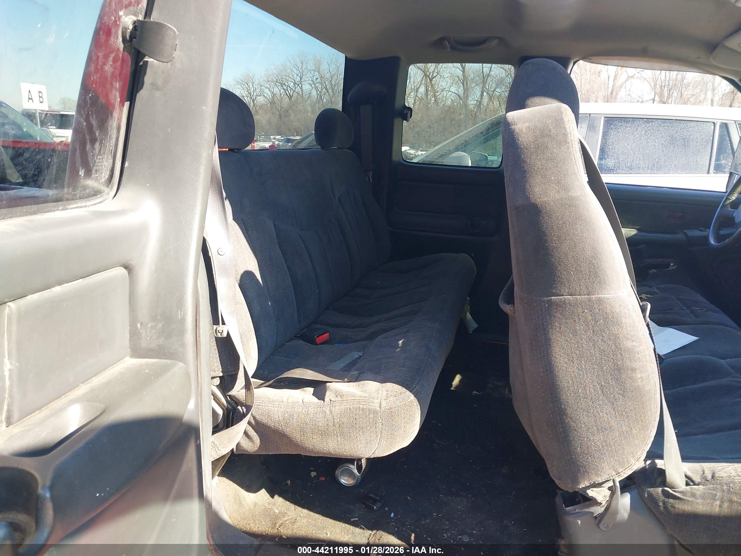 CHEVROLET SILVERADO image 8